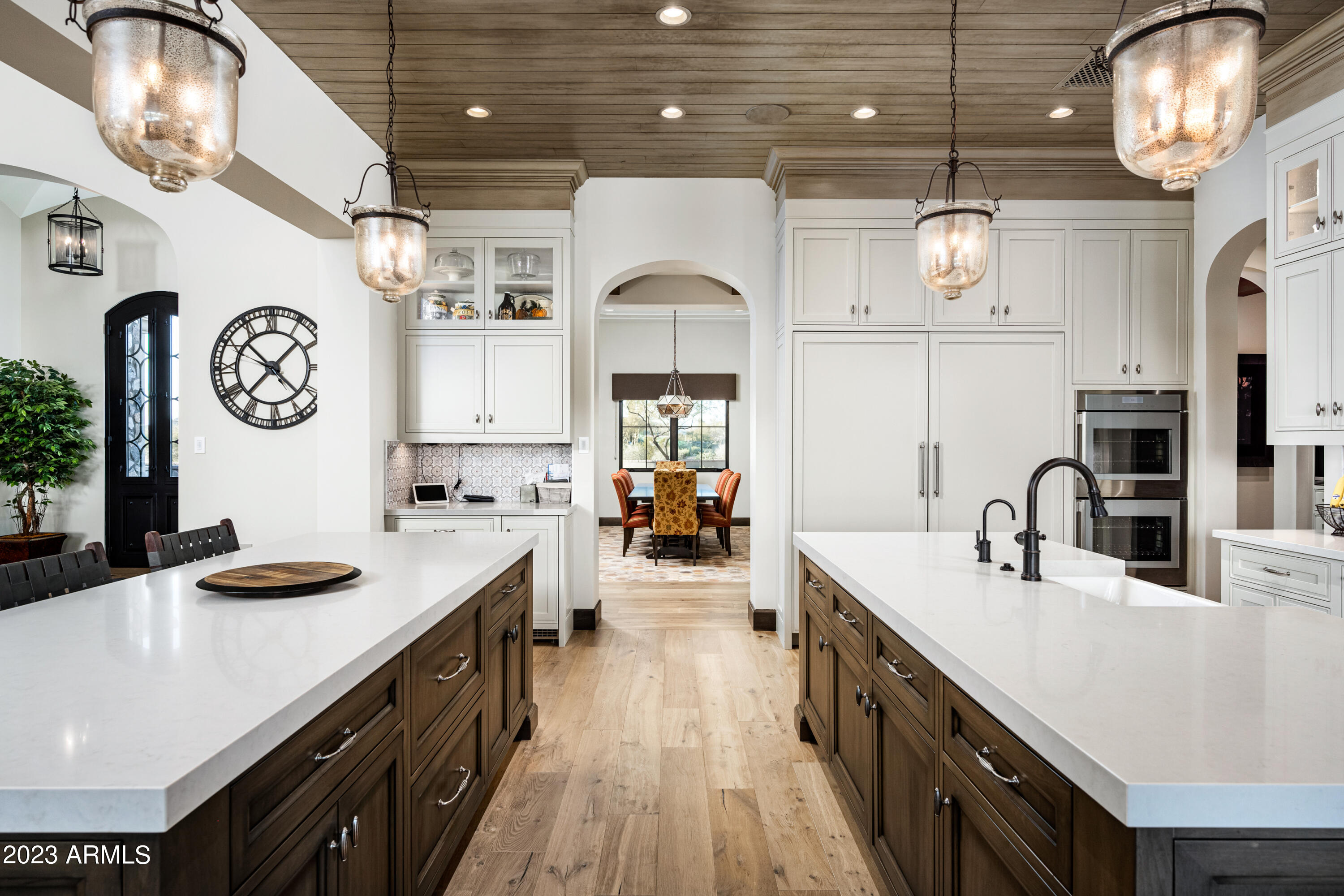 WHISPER ROCK - Residential