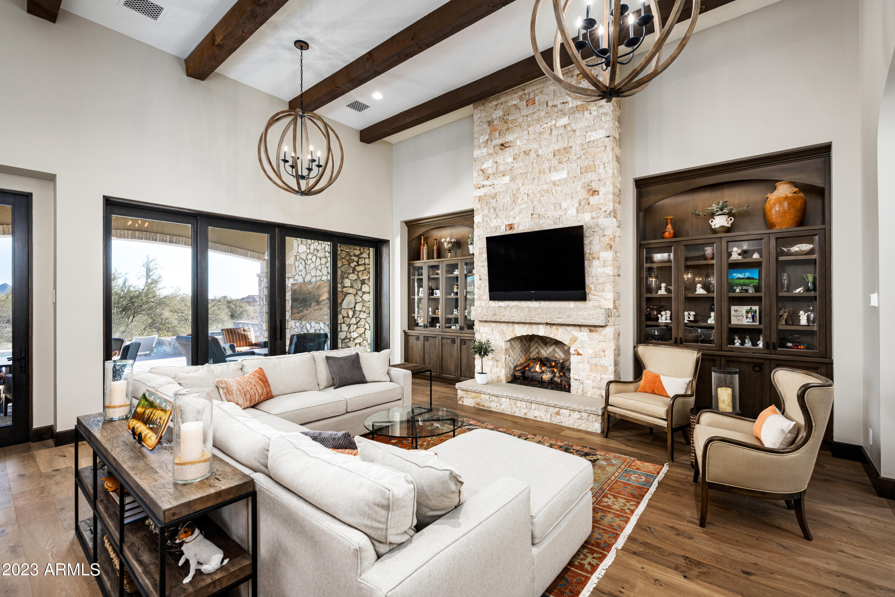WHISPER ROCK - Residential