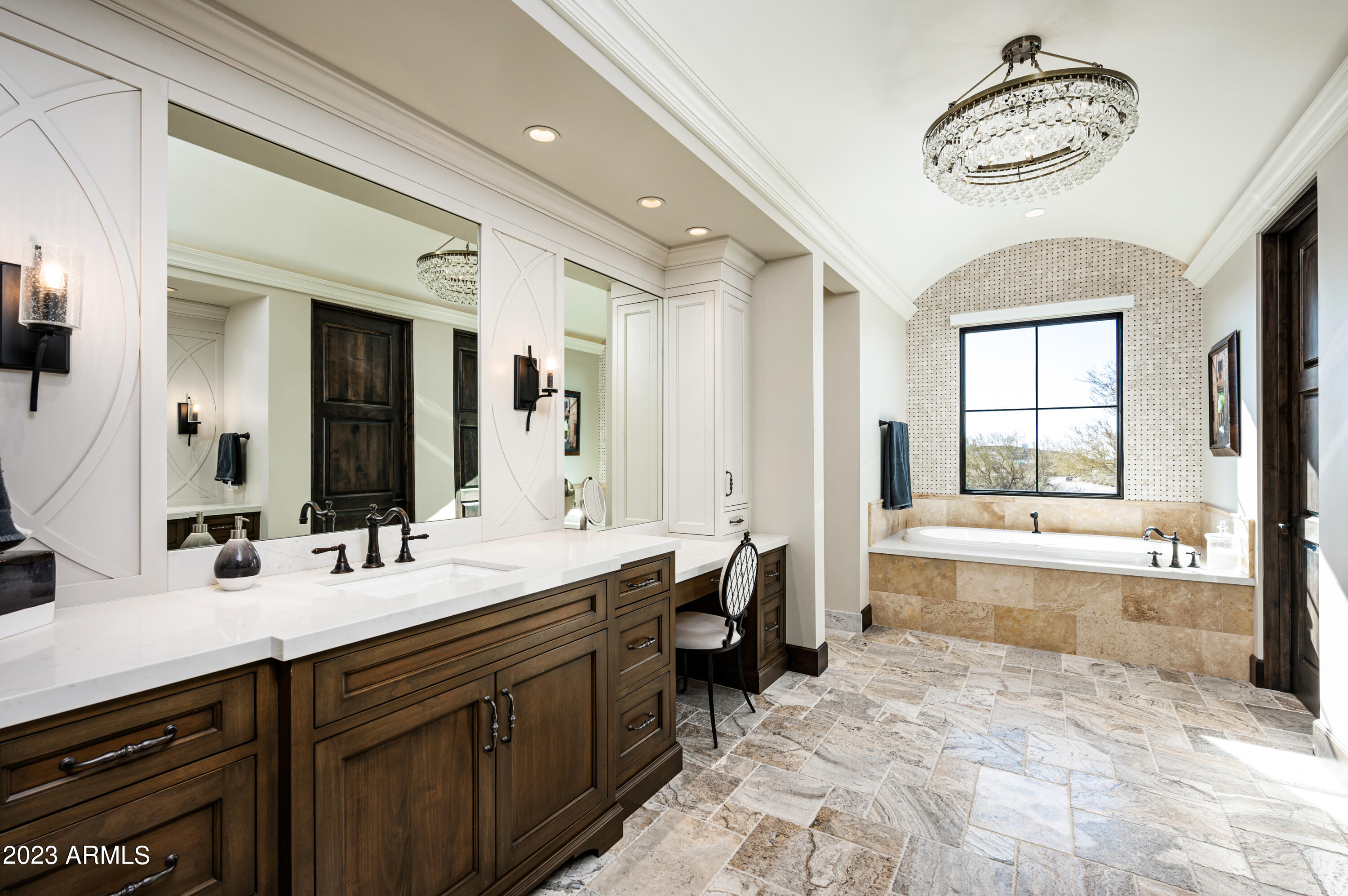 WHISPER ROCK - Residential
