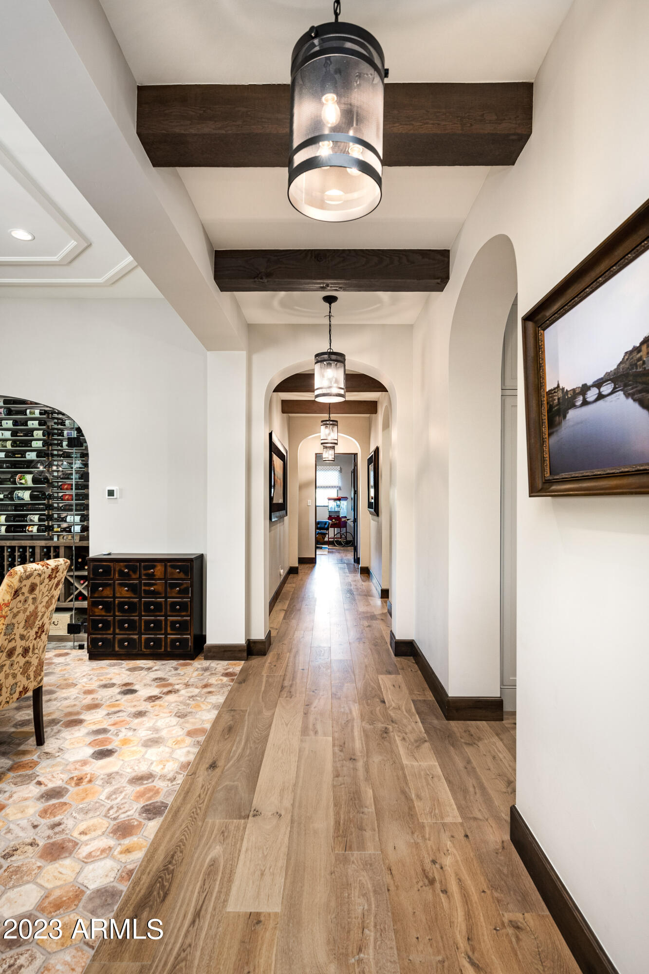 WHISPER ROCK - Residential