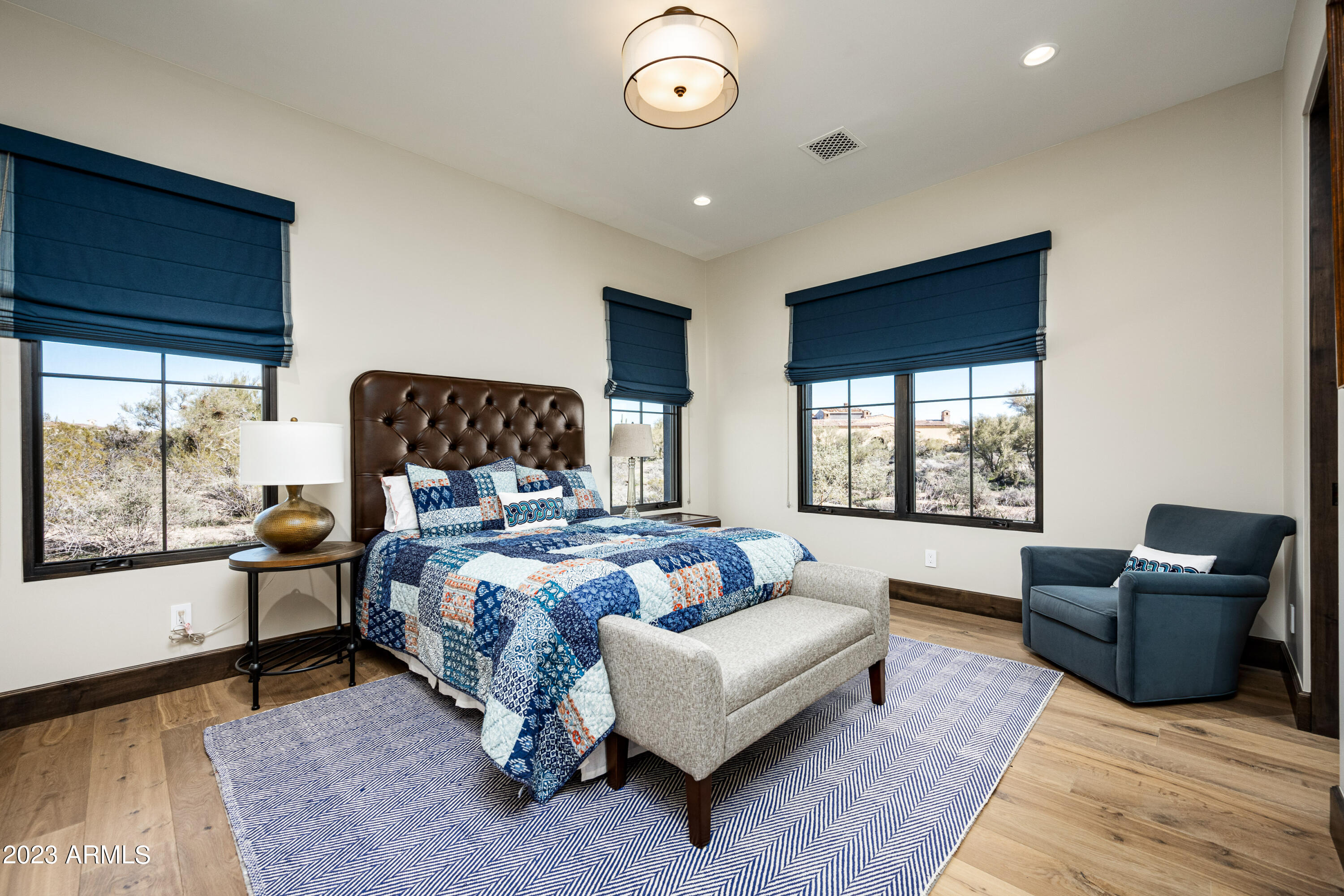 WHISPER ROCK - Residential
