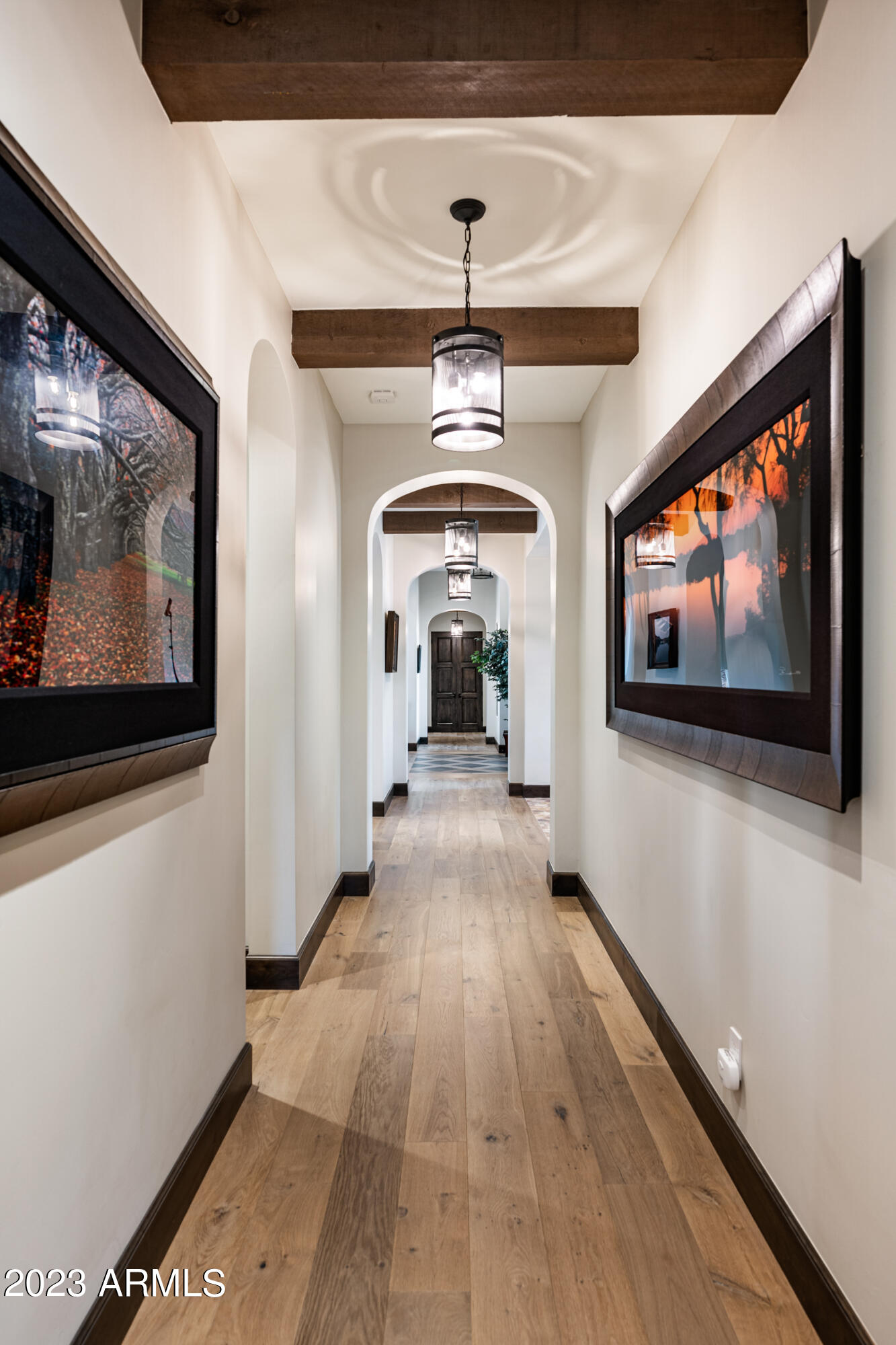 WHISPER ROCK - Residential