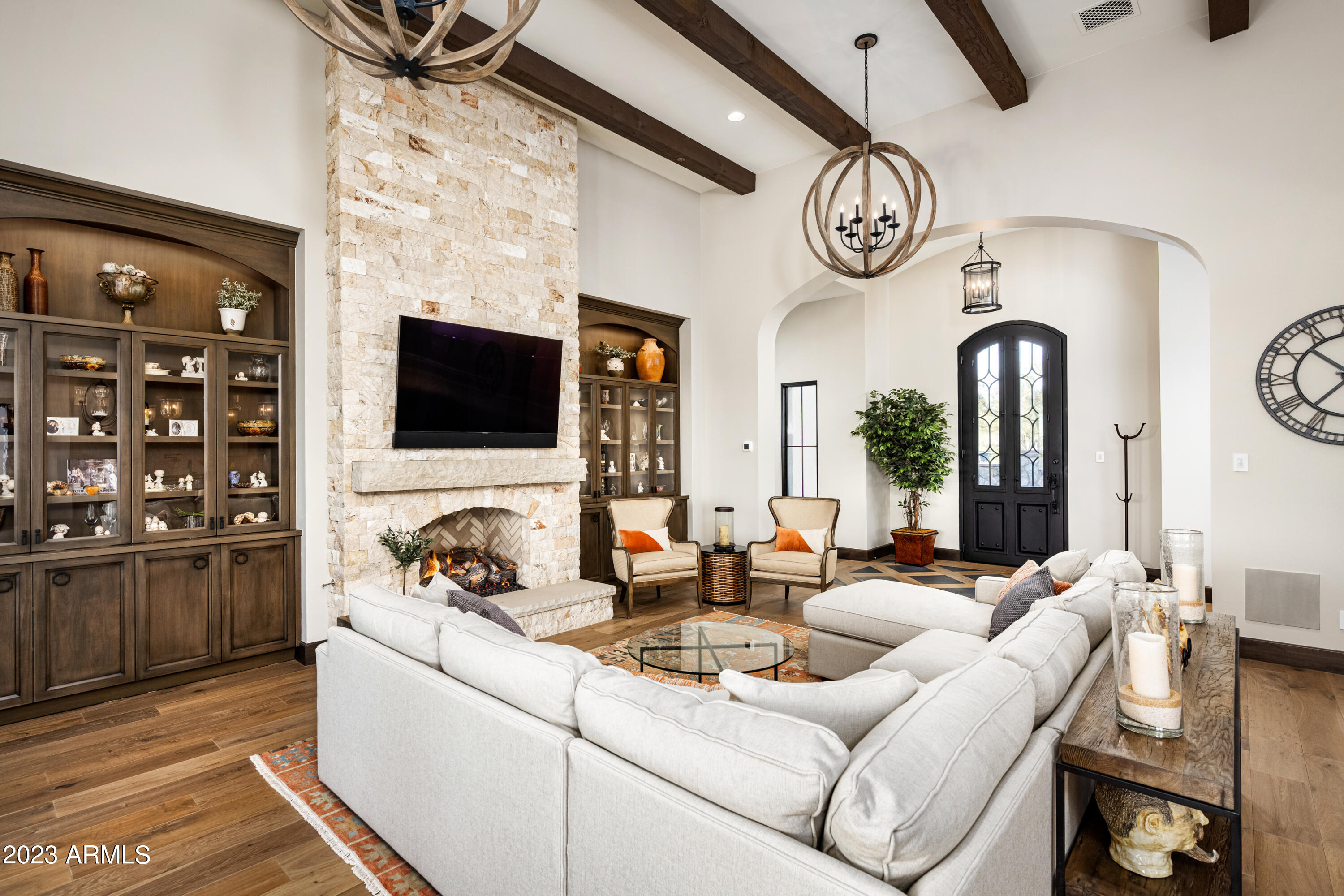 WHISPER ROCK - Residential