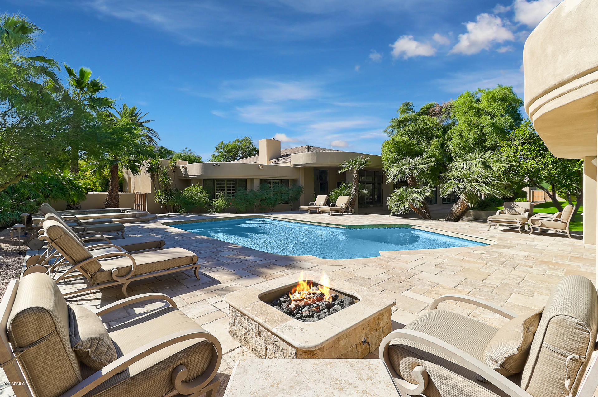 WHISPERING HILLS - Residential