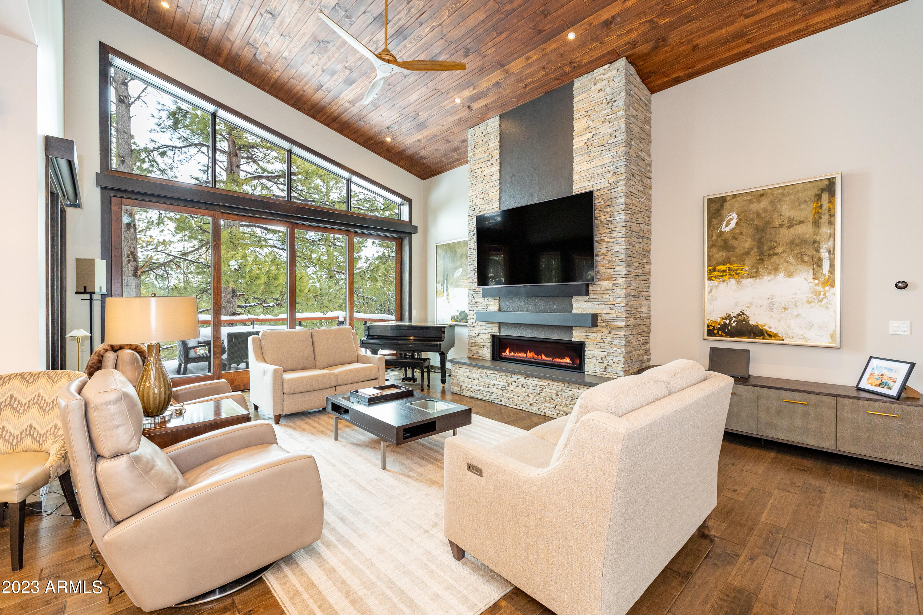 ESTATES AT PINE CANYON - Residential