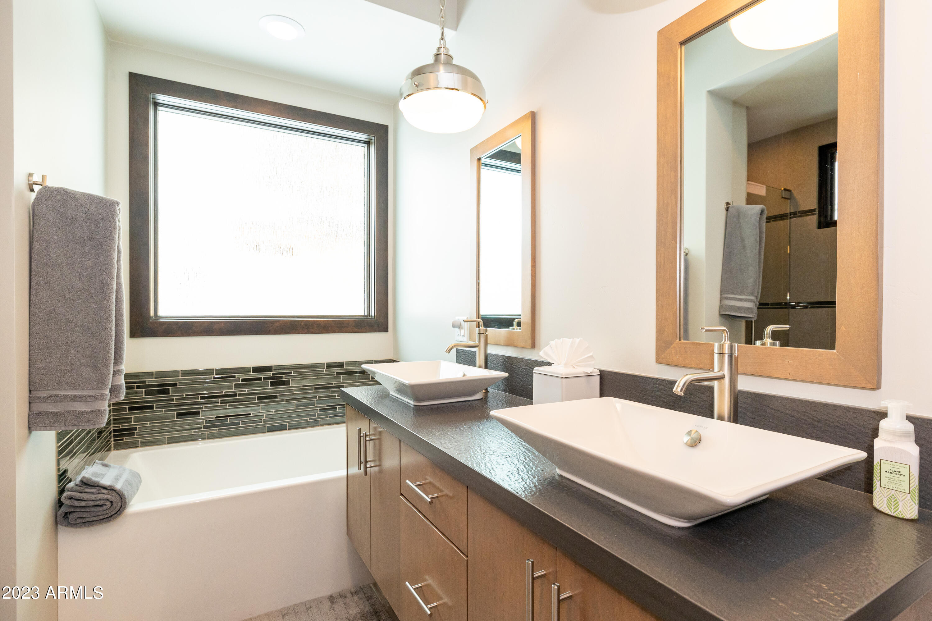 ESTATES AT PINE CANYON - Residential