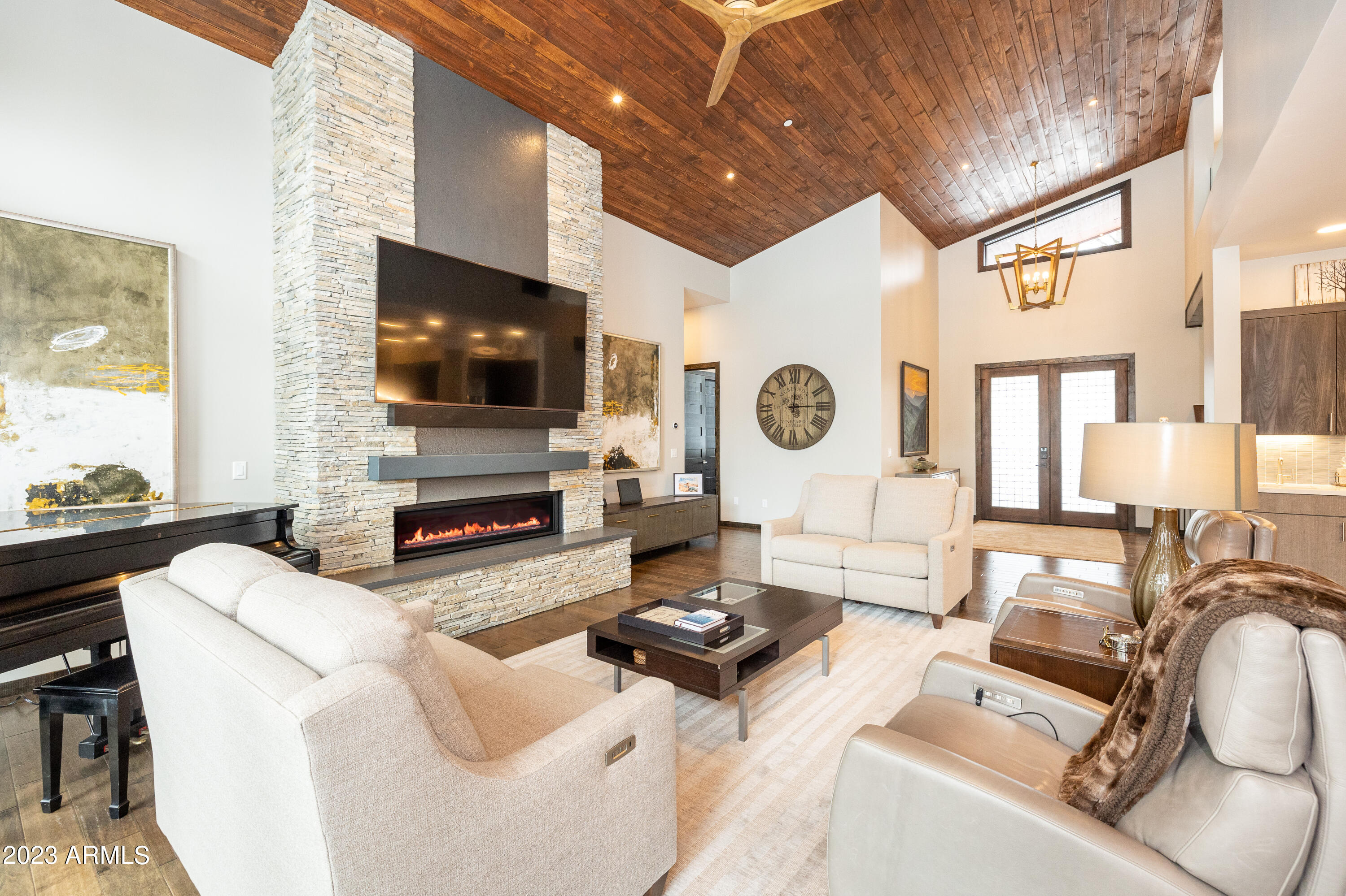 ESTATES AT PINE CANYON - Residential