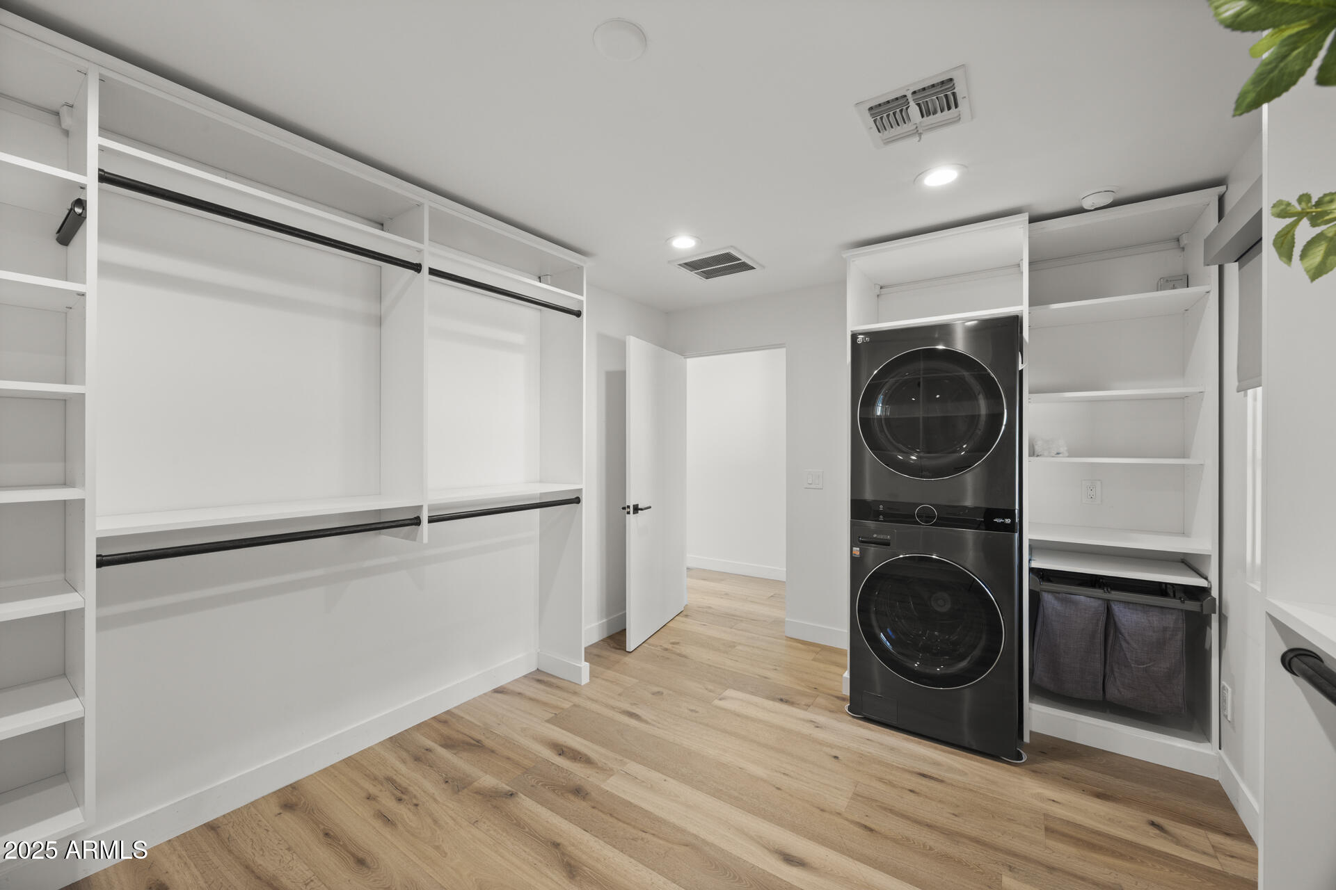 EXETER PARK - Residential