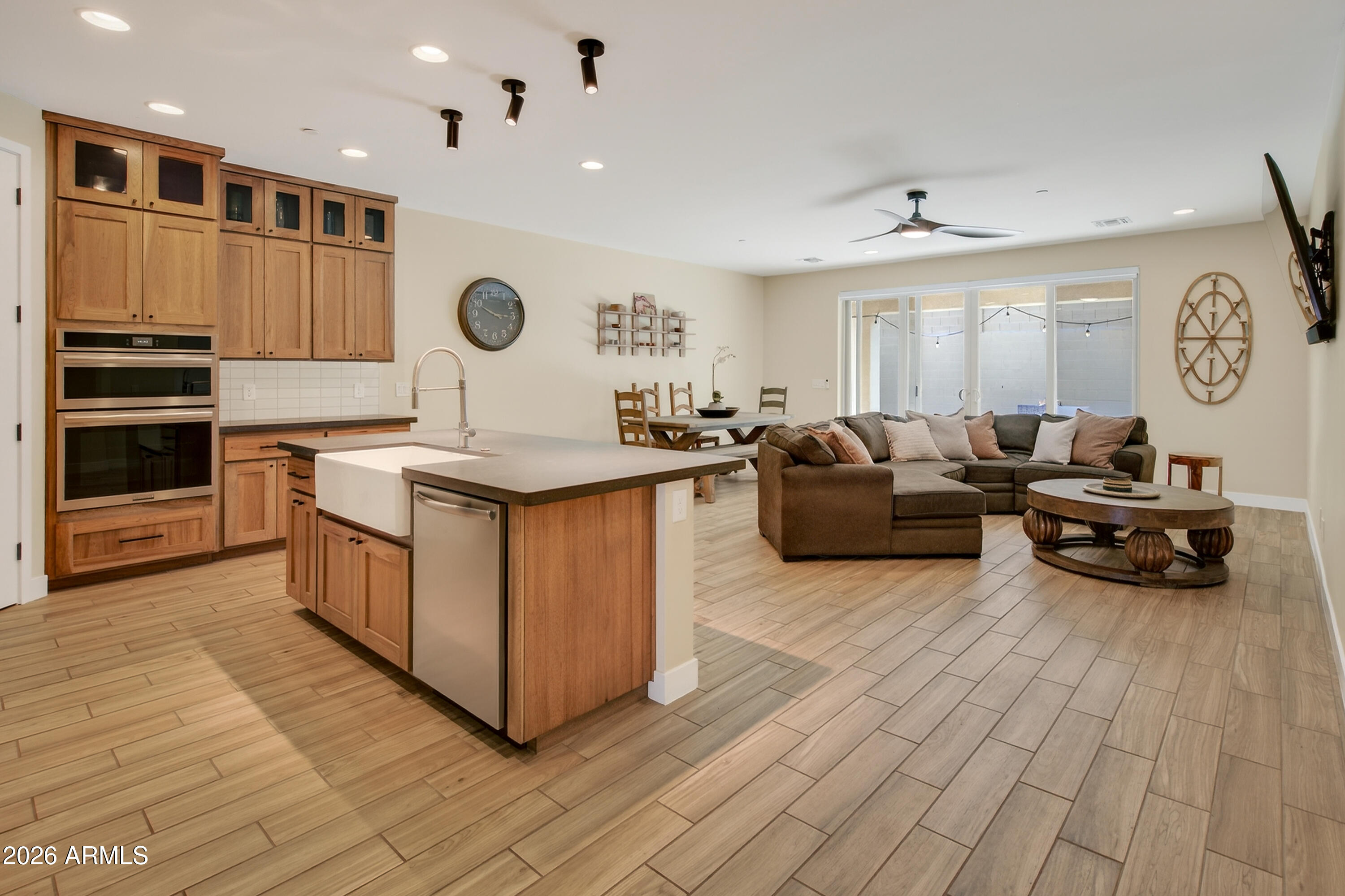 MOUNTAIN GATE - Residential