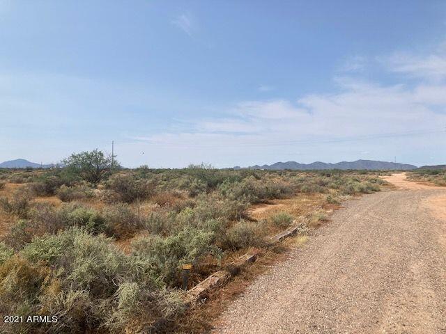 SAWTOOTH MOUNTAIN RANCHEROS - Land
