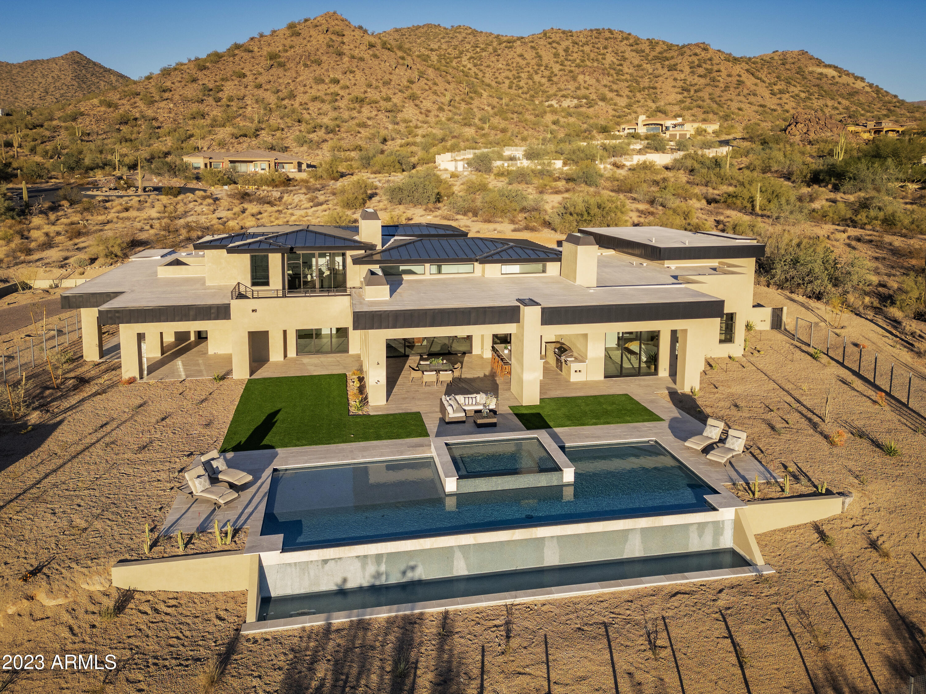 MOUNTAIN ESTATES AT LAS SENDAS - Residential