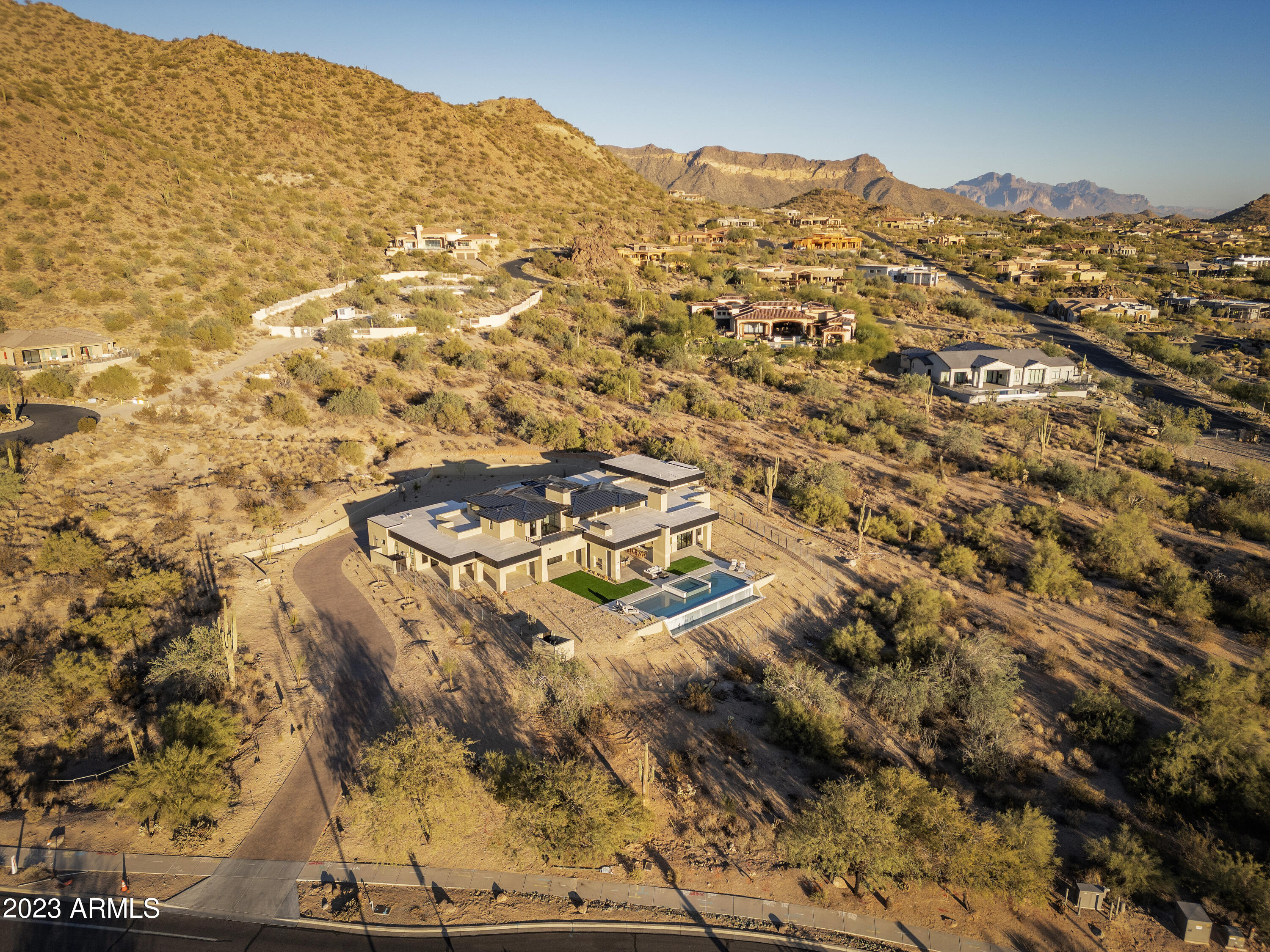 MOUNTAIN ESTATES AT LAS SENDAS - Residential