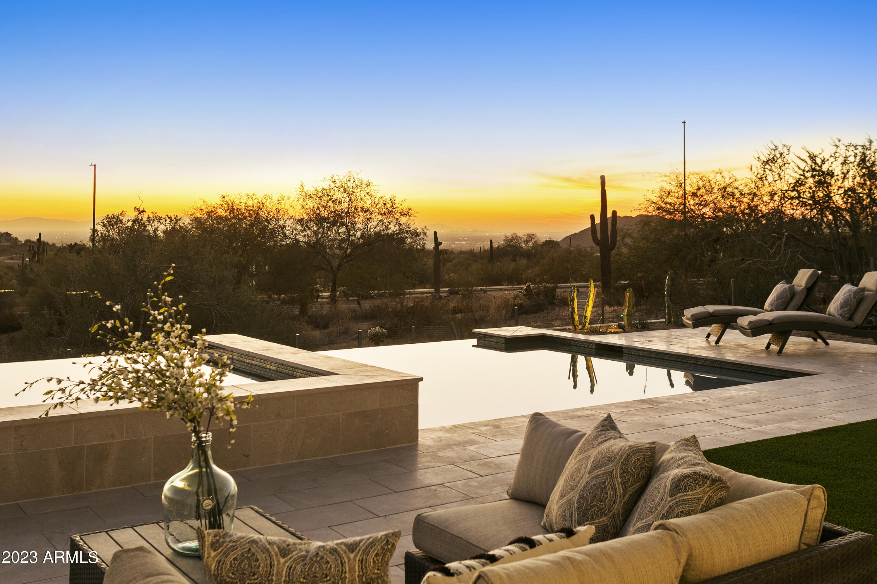 MOUNTAIN ESTATES AT LAS SENDAS - Residential