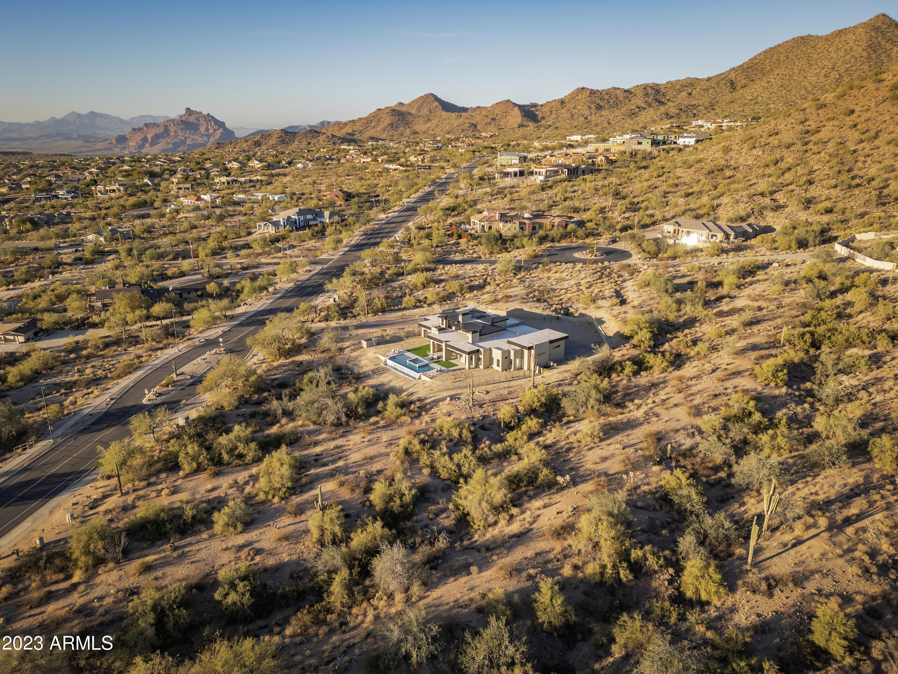 MOUNTAIN ESTATES AT LAS SENDAS - Residential