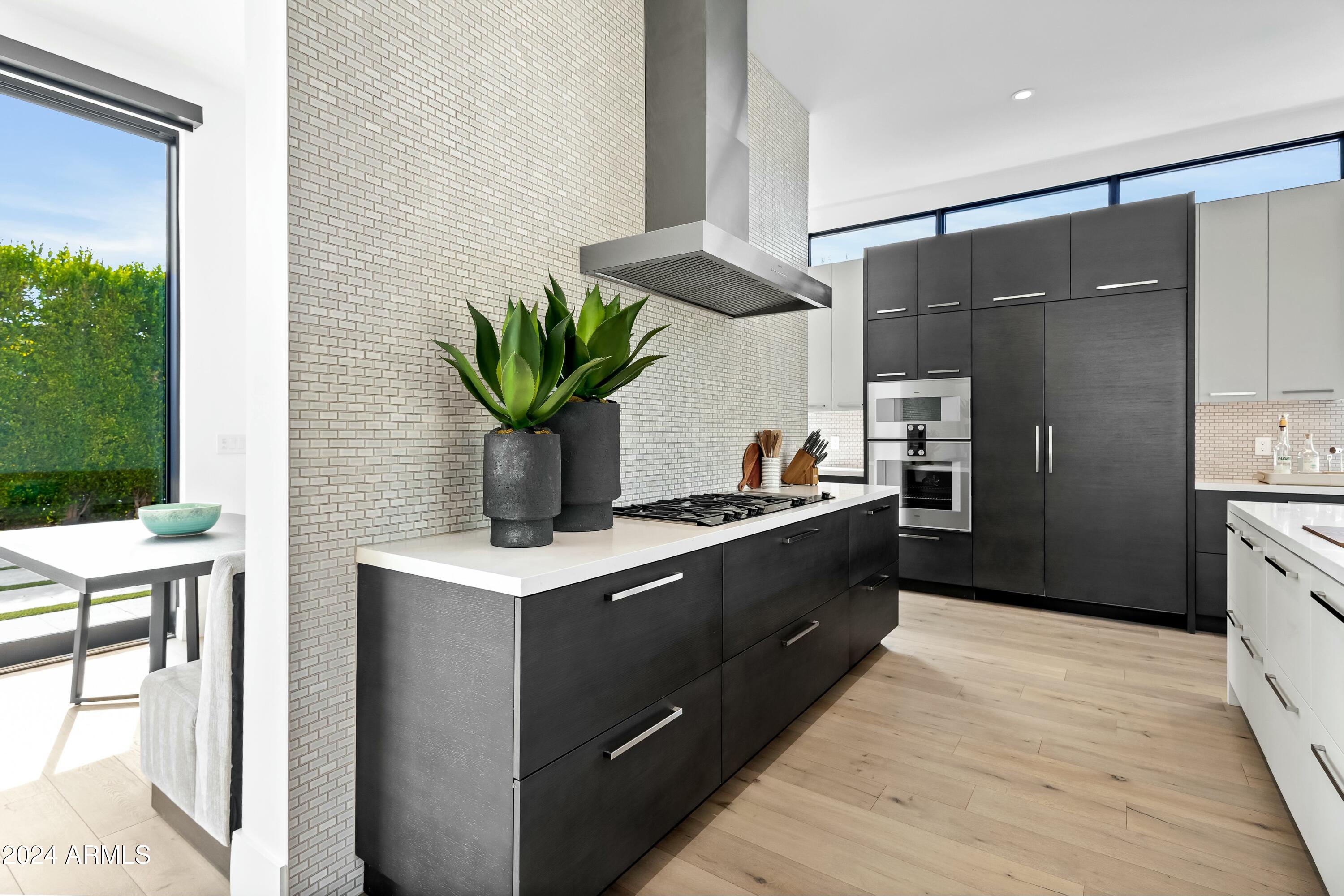RITZ-CARLTON PARCEL B - Residential