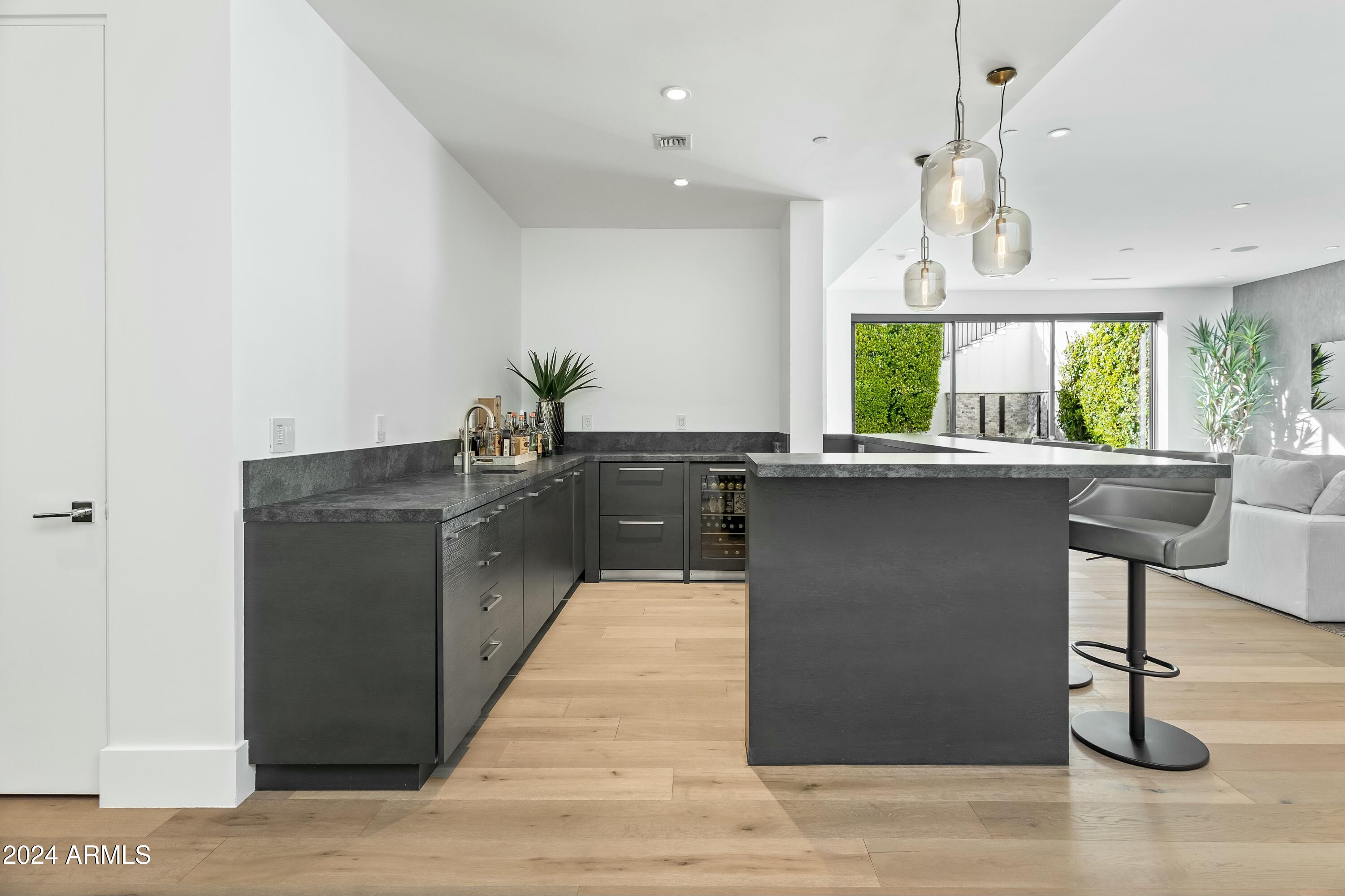 RITZ-CARLTON PARCEL B - Residential