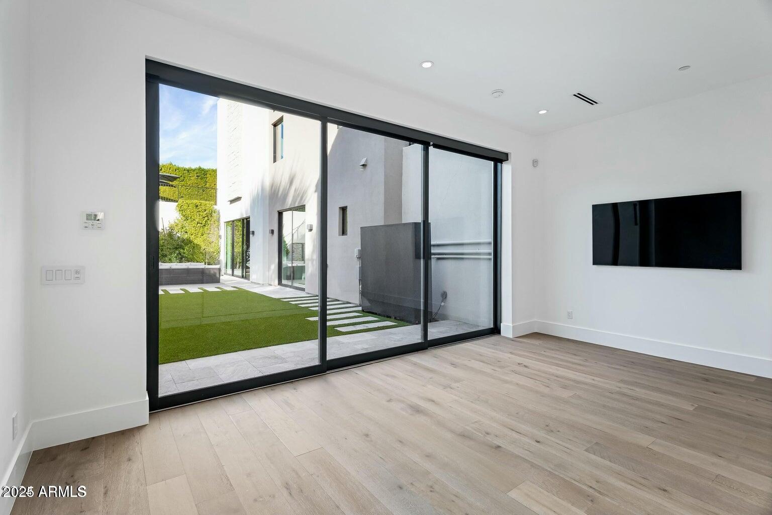 RITZ-CARLTON PARCEL B - Residential