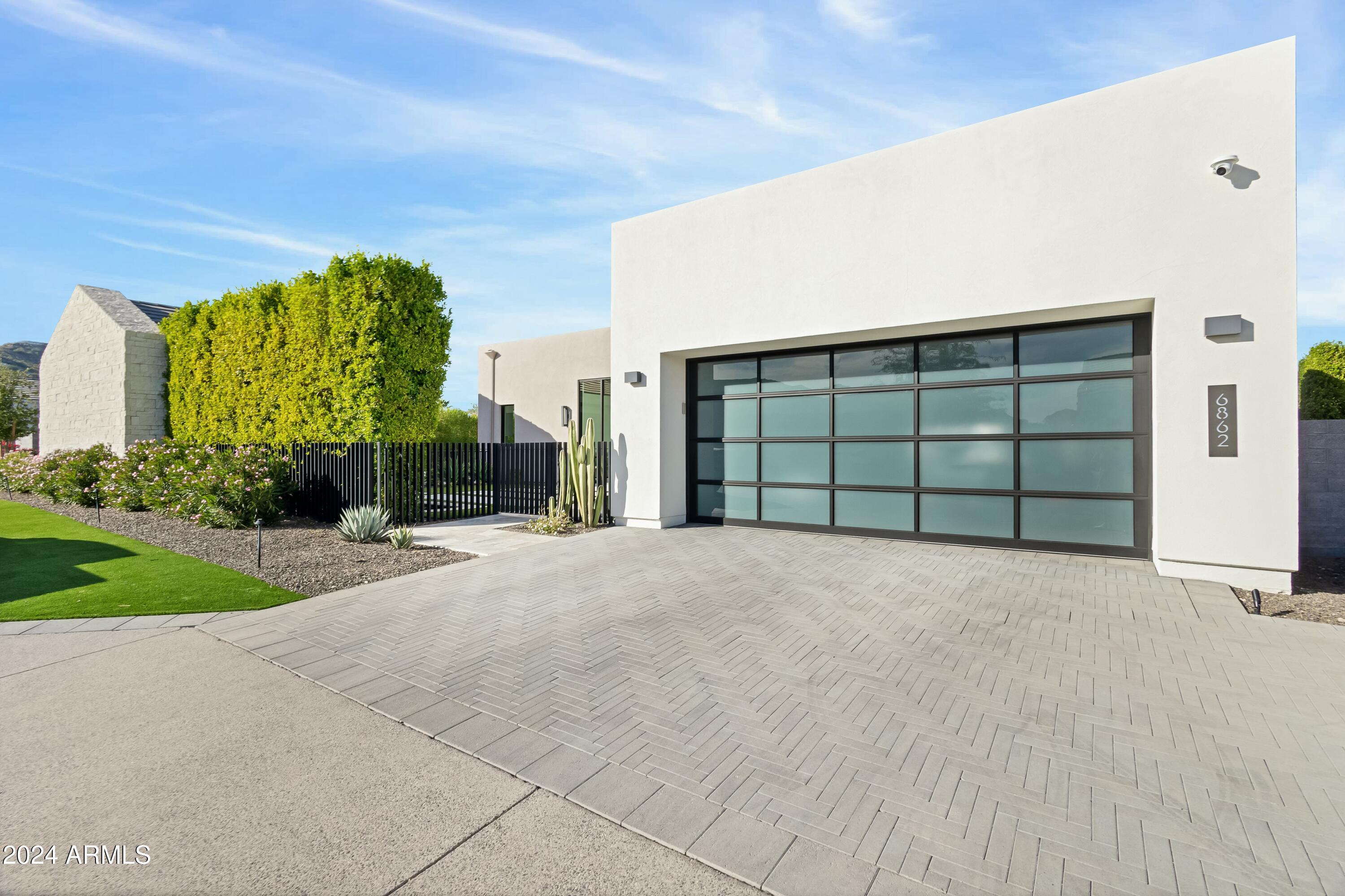 RITZ-CARLTON PARCEL B - Residential