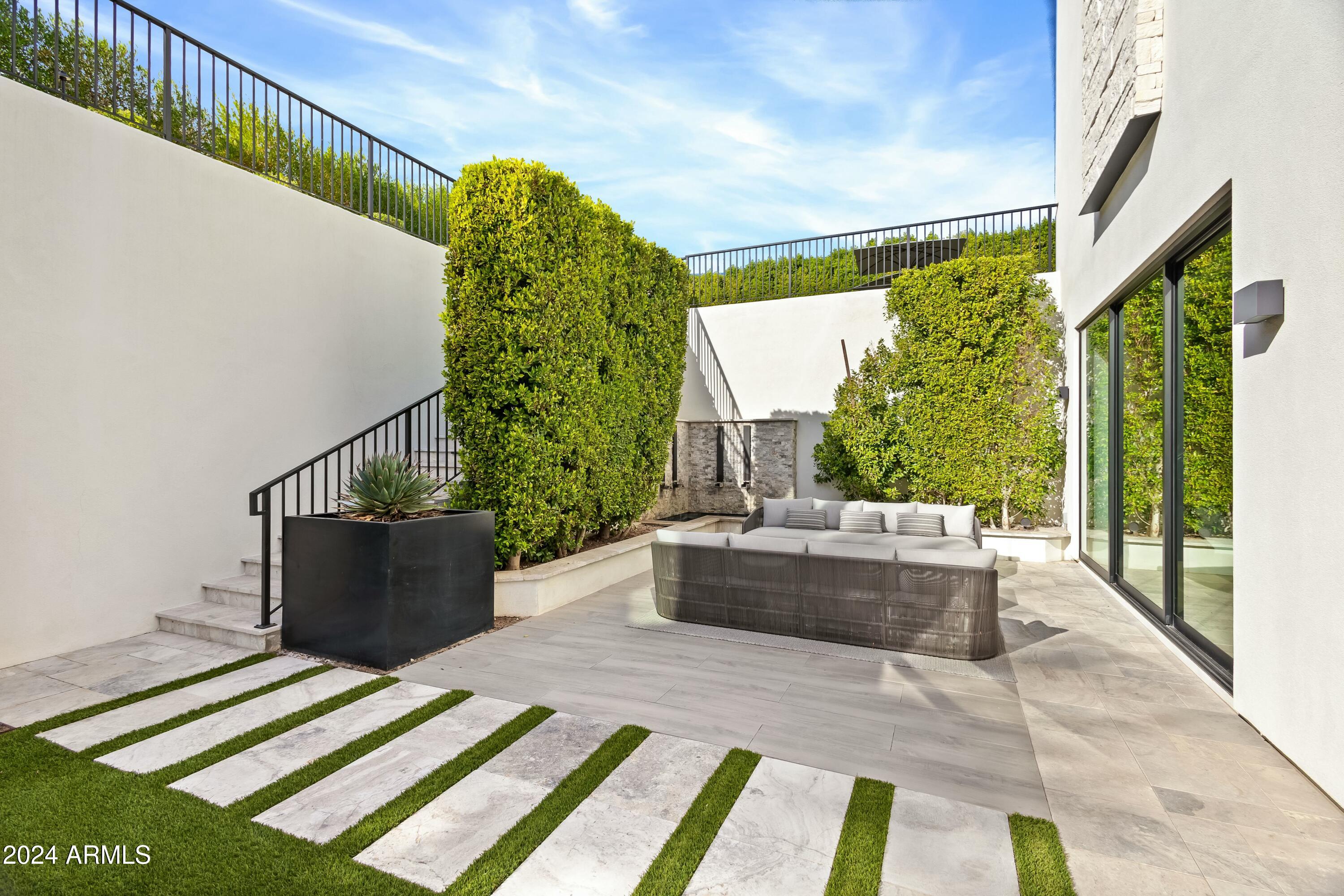 RITZ-CARLTON PARCEL B - Residential