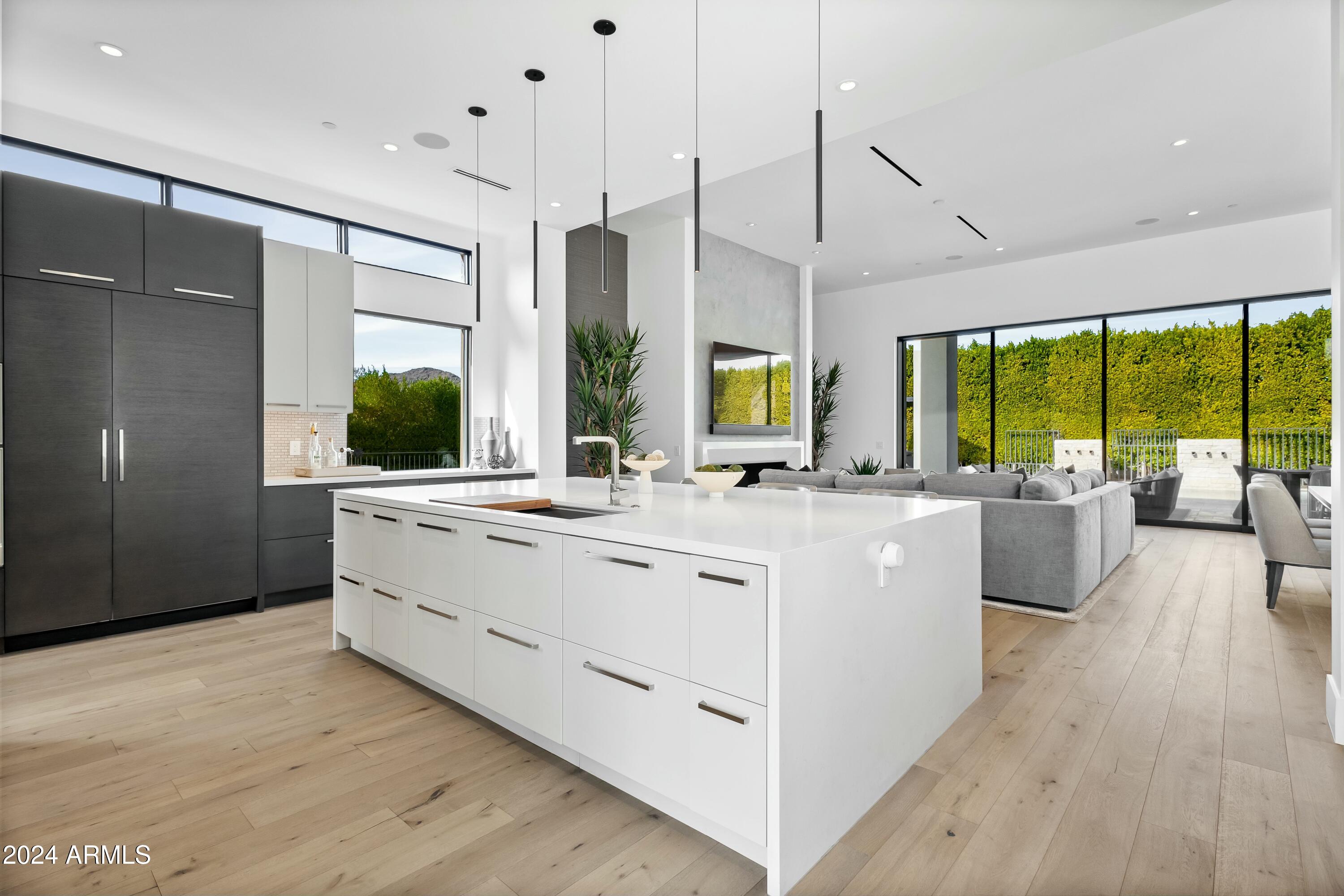 RITZ-CARLTON PARCEL B - Residential
