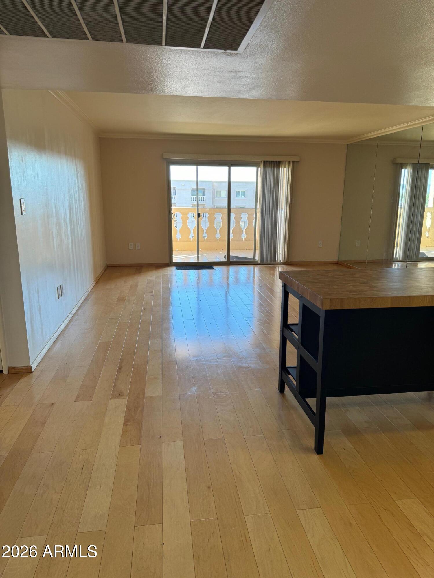 SCOTTSDALE SHADOWS 5 UNITS A101 THRU A112 A201 THR - Residential Lease