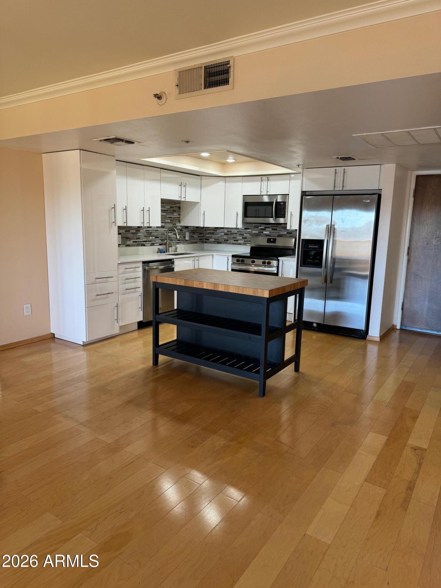 SCOTTSDALE SHADOWS 5 UNITS A101 THRU A112 A201 THR - Residential Lease
