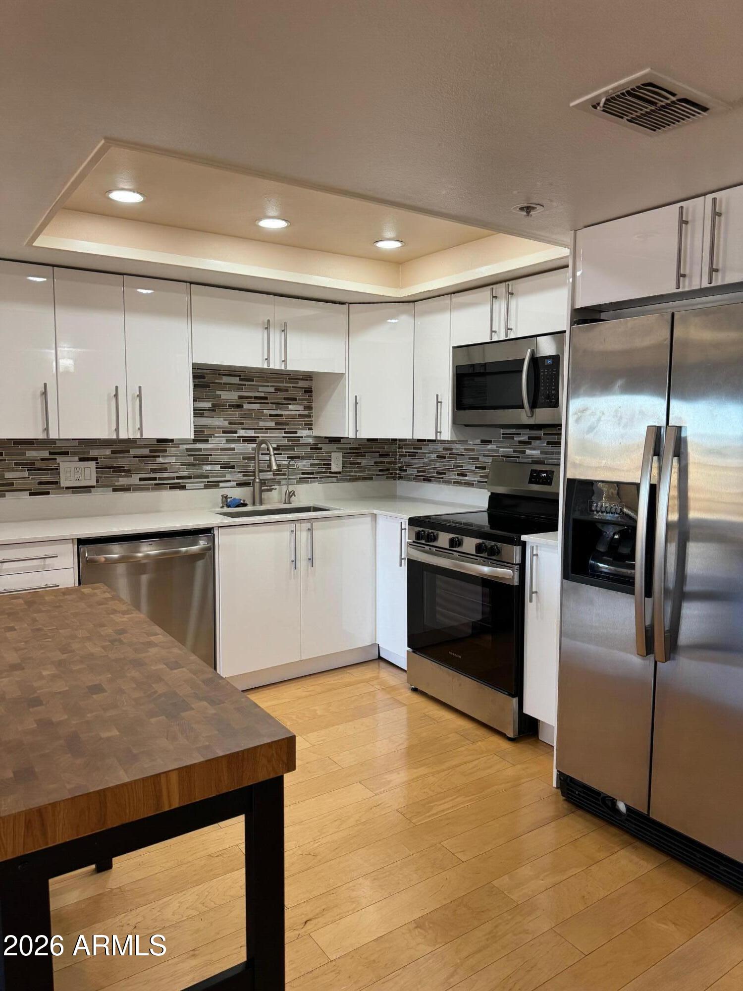 SCOTTSDALE SHADOWS 5 UNITS A101 THRU A112 A201 THR - Residential Lease