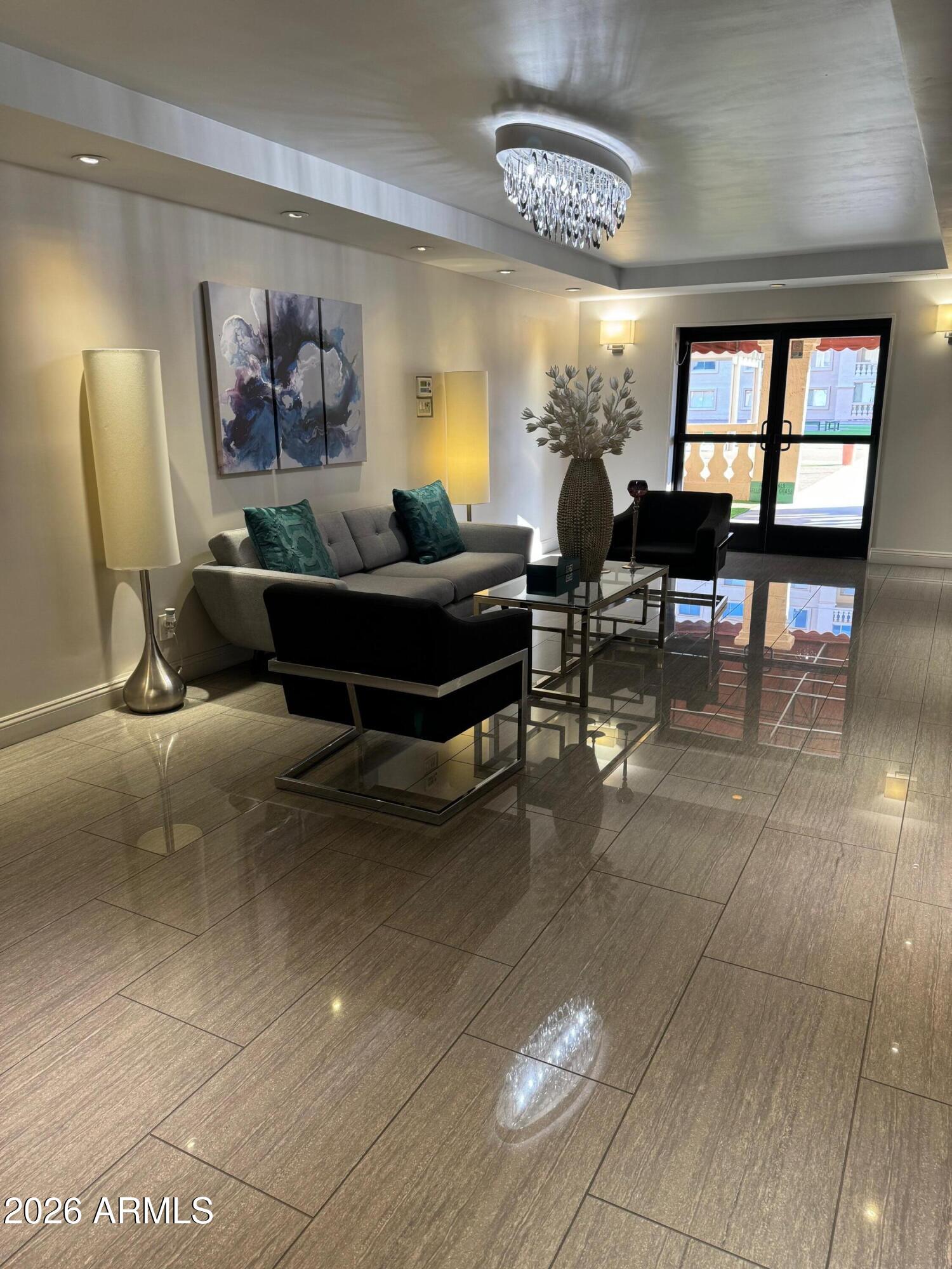 SCOTTSDALE SHADOWS 5 UNITS A101 THRU A112 A201 THR - Residential Lease