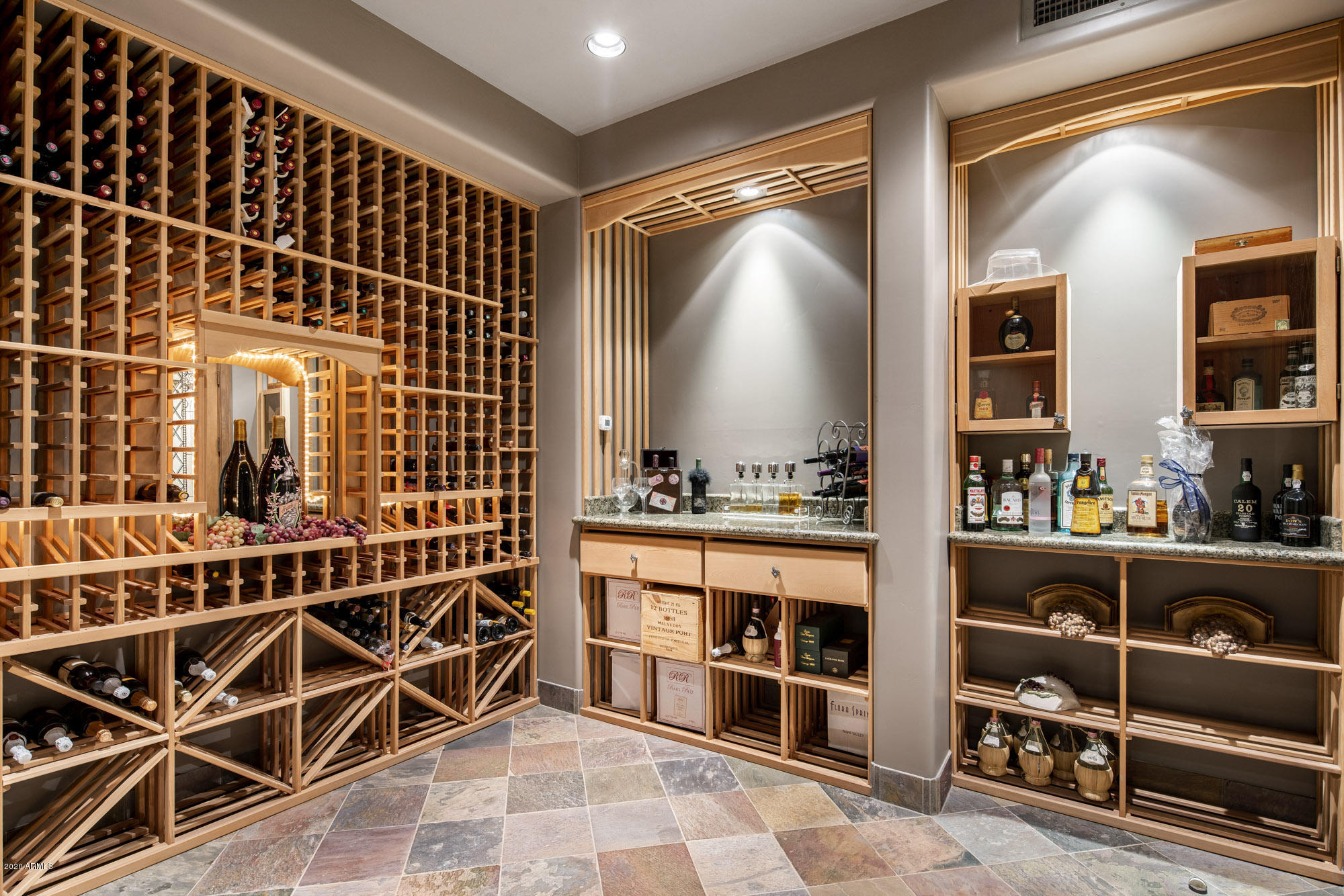 ESTANCIA - Residential
