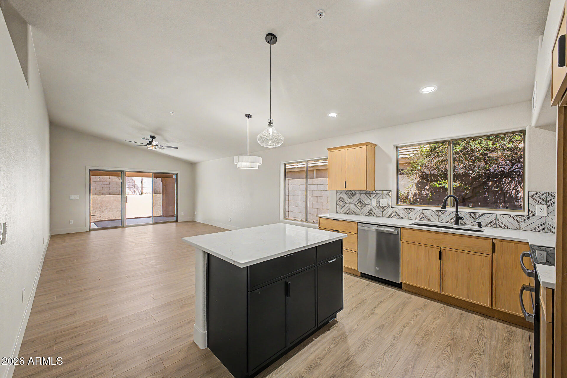VISTA DEL RINCON - Residential
