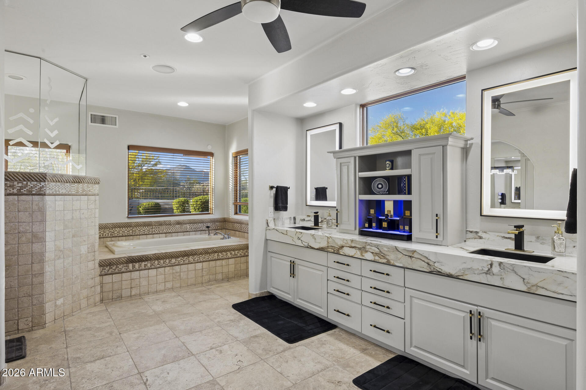 DESERT MOUNTAIN PHASE 1 UNIT 2 LOT 206-335 TR A - Residential