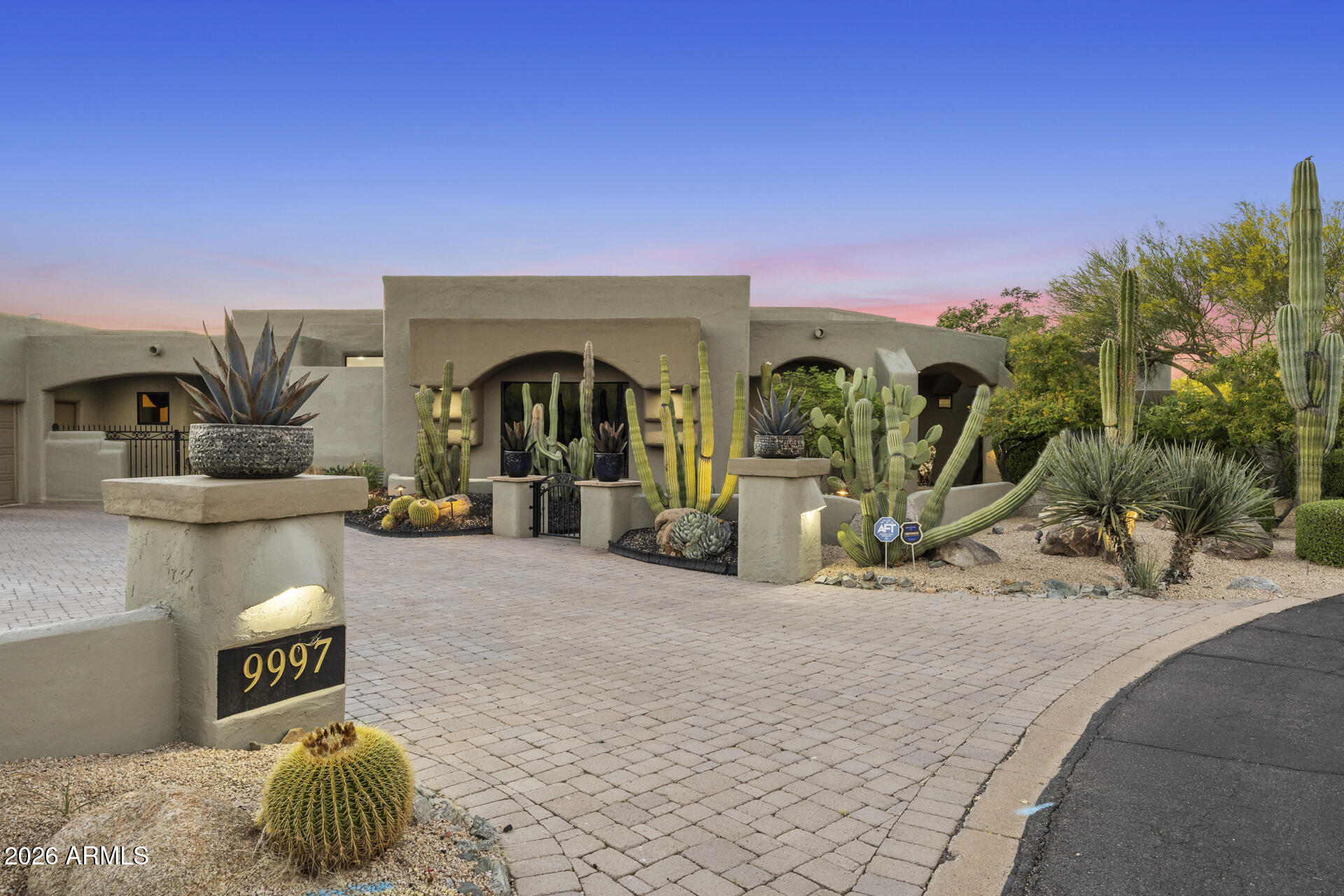 DESERT MOUNTAIN PHASE 1 UNIT 2 LOT 206-335 TR A - Residential