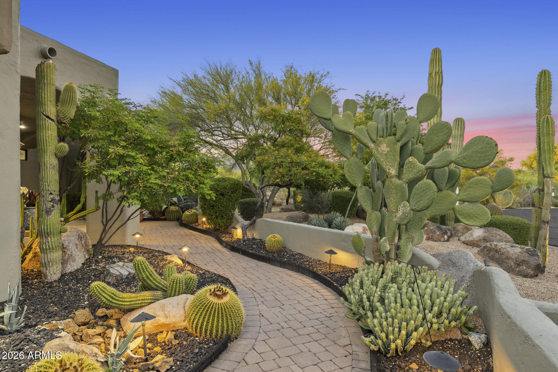 DESERT MOUNTAIN PHASE 1 UNIT 2 LOT 206-335 TR A - Residential