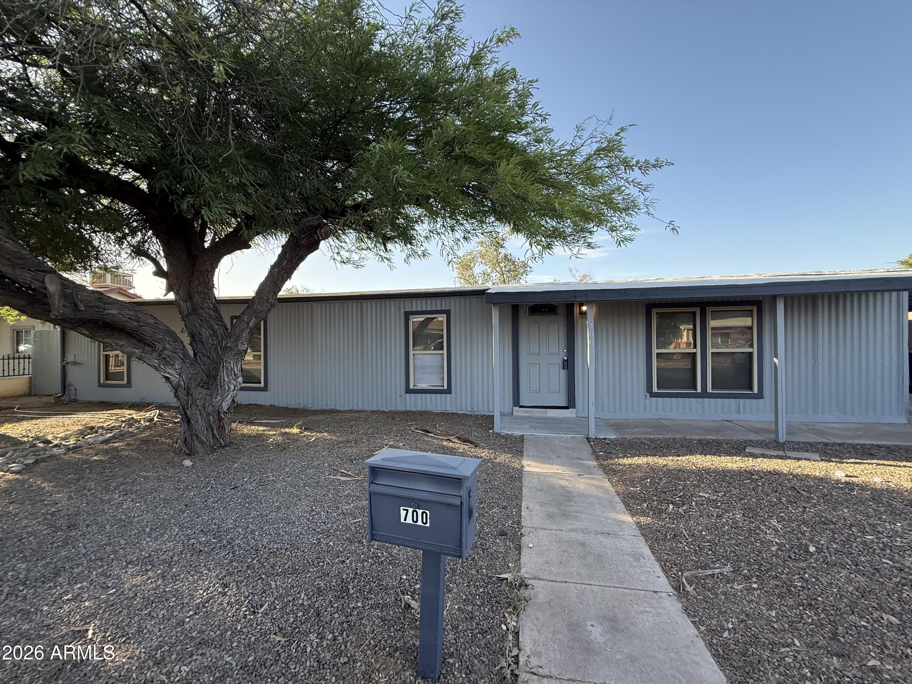 CHANDLER MANOR - Residential