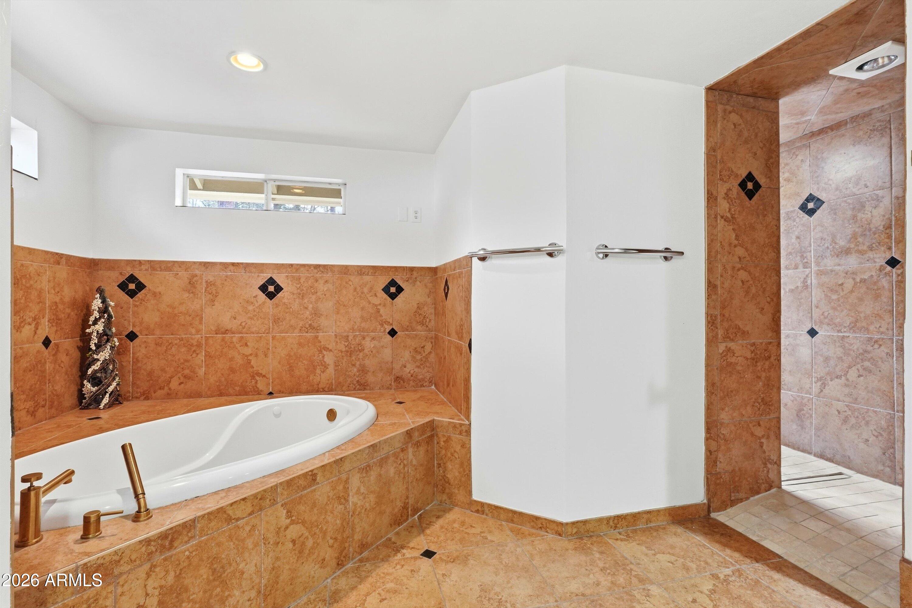 PINETOP COUNTRY CLUB UNIT 1 - Residential