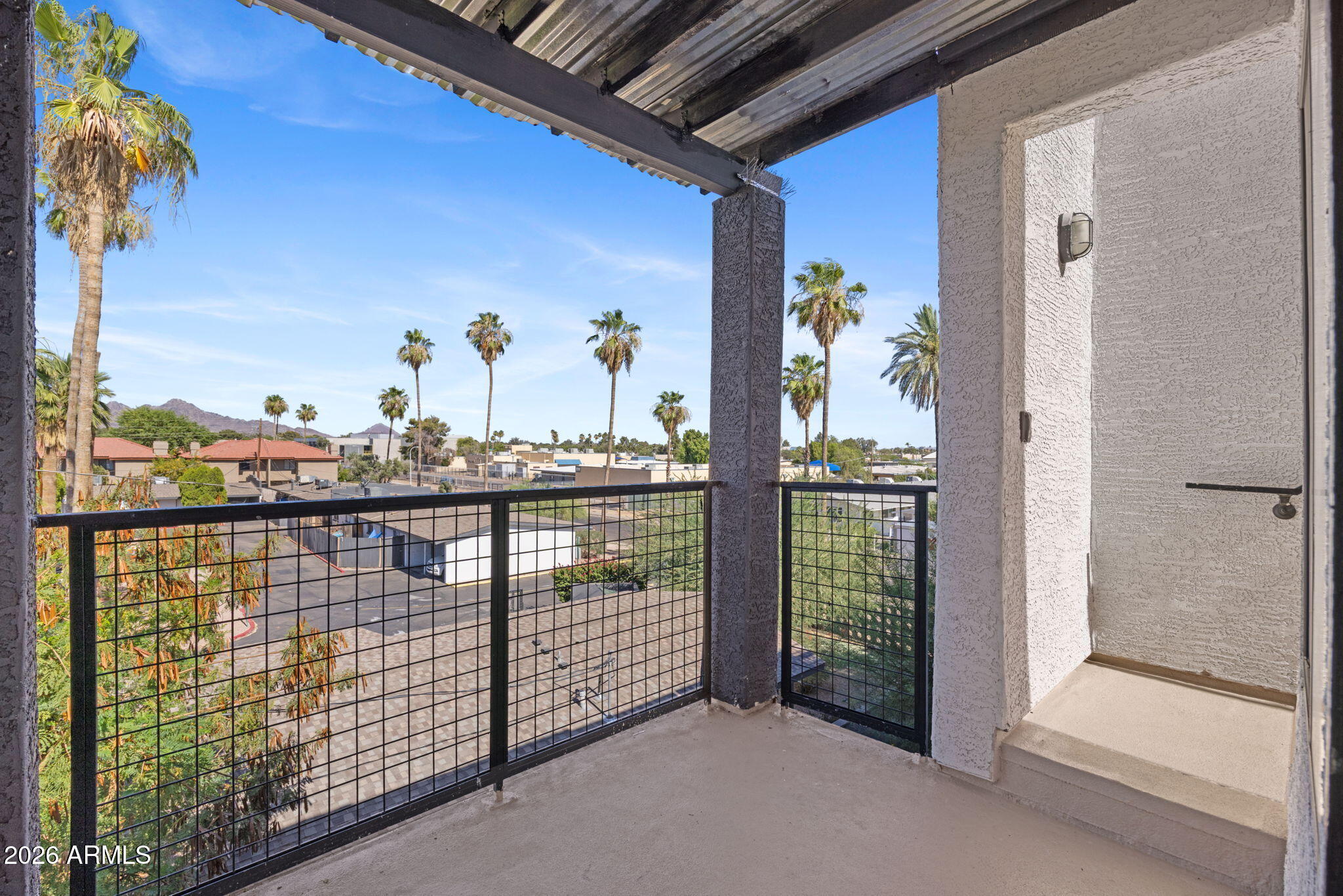 BROWNSTONE COMMONS - Residential