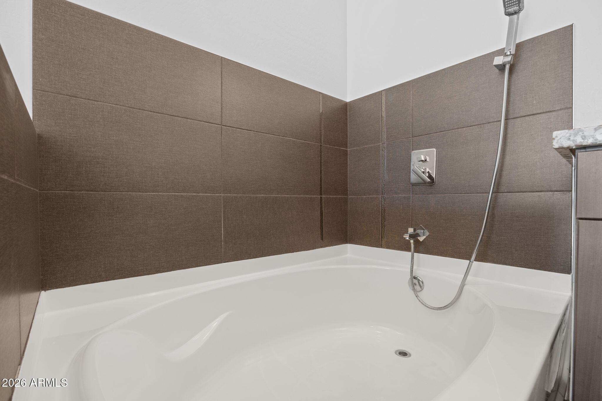 BROWNSTONE COMMONS - Residential
