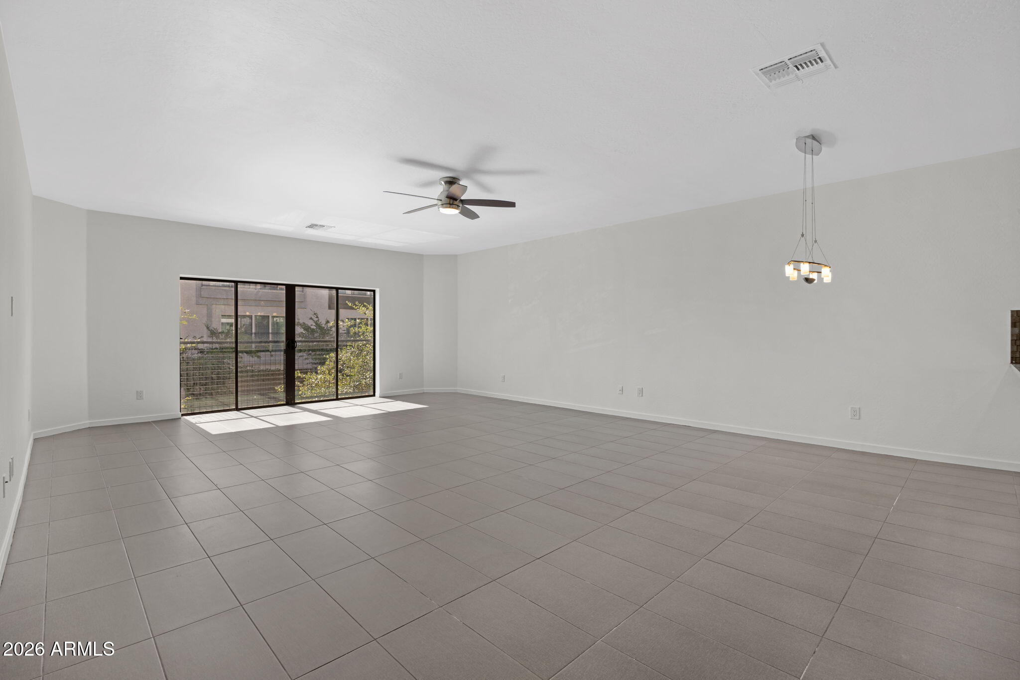 BROWNSTONE COMMONS - Residential