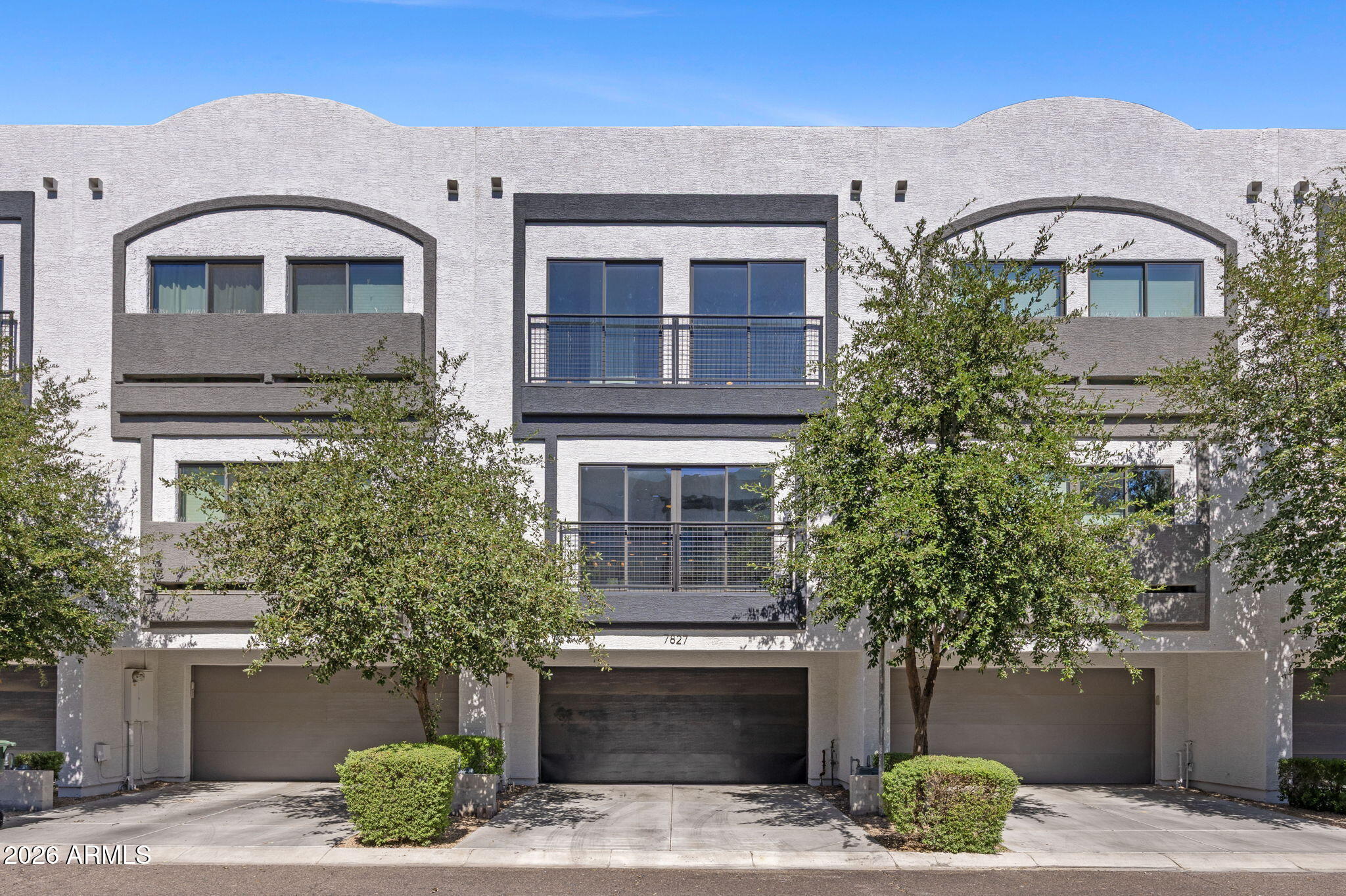 BROWNSTONE COMMONS - Residential