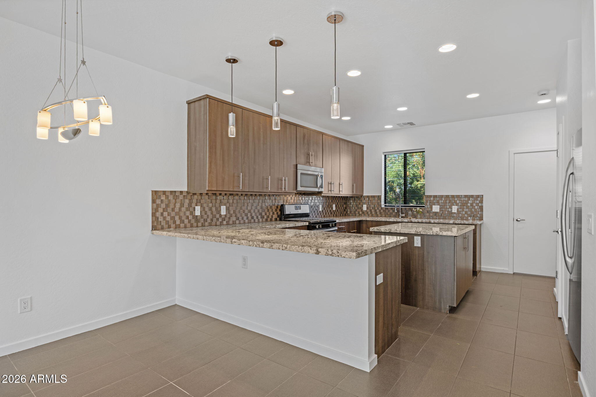 BROWNSTONE COMMONS - Residential
