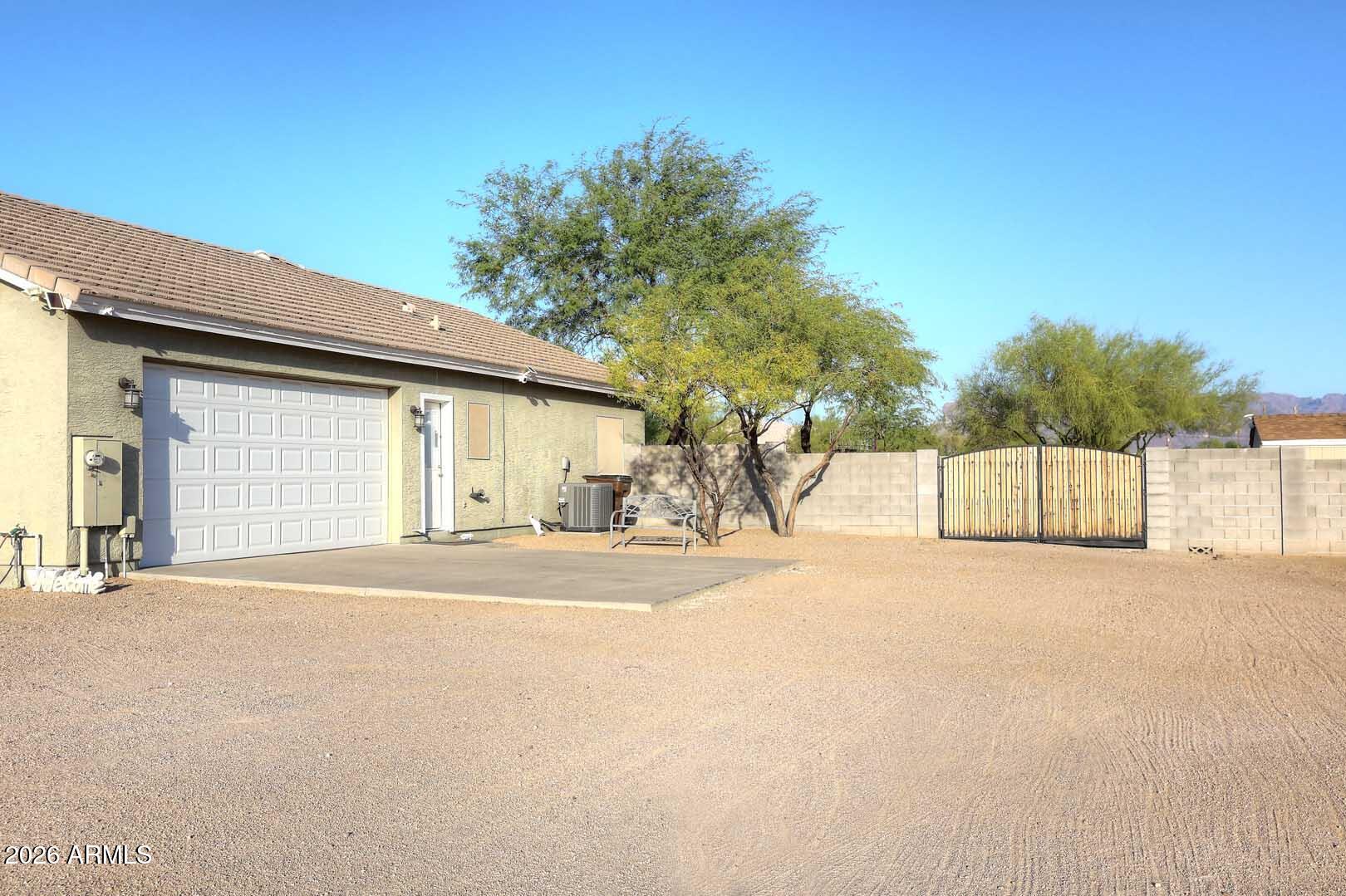 Custom home - 1.36 Acres - NO HOA - County Island - Residential