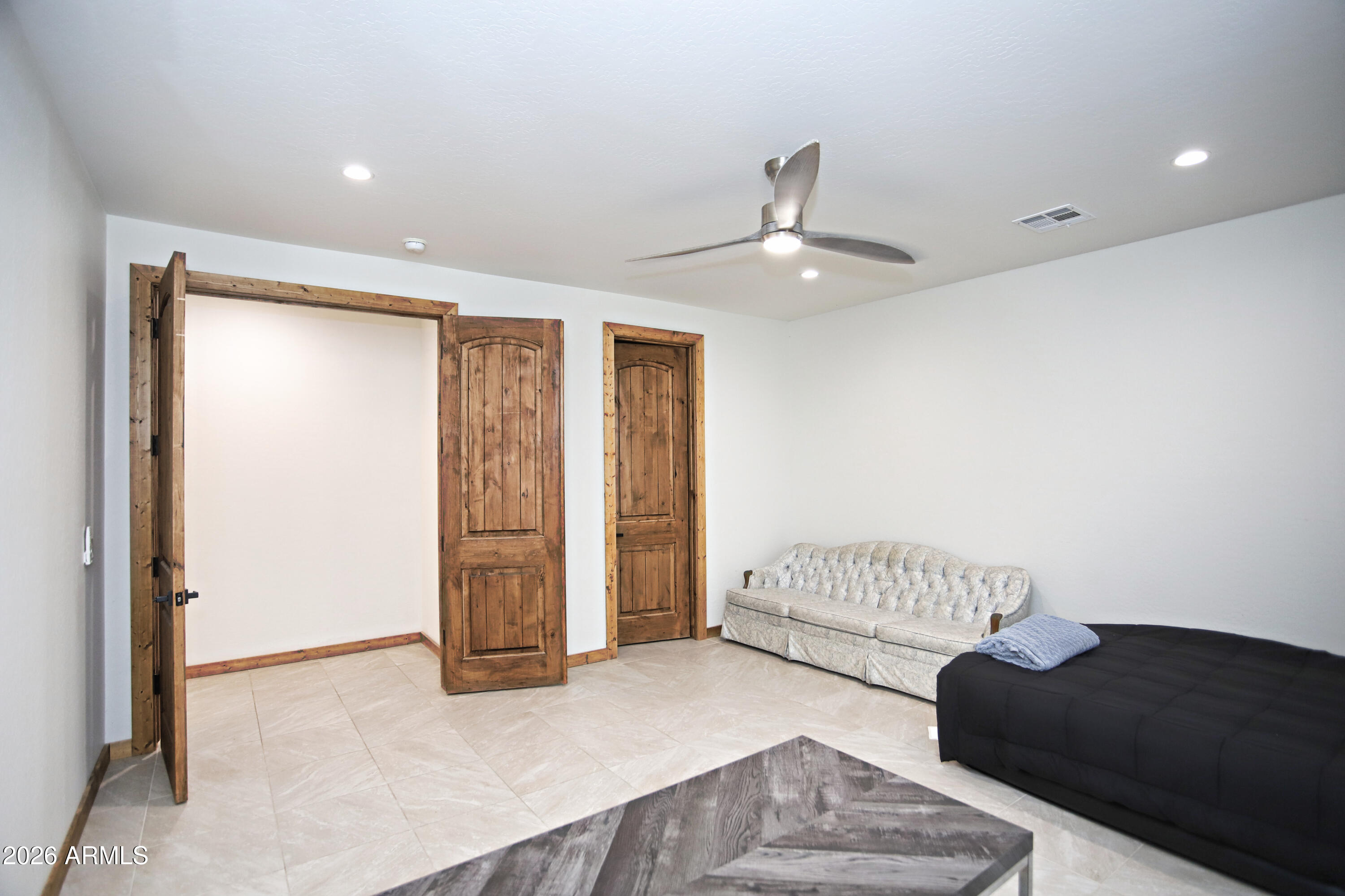 LAS MONTANAS UNIT I - Residential