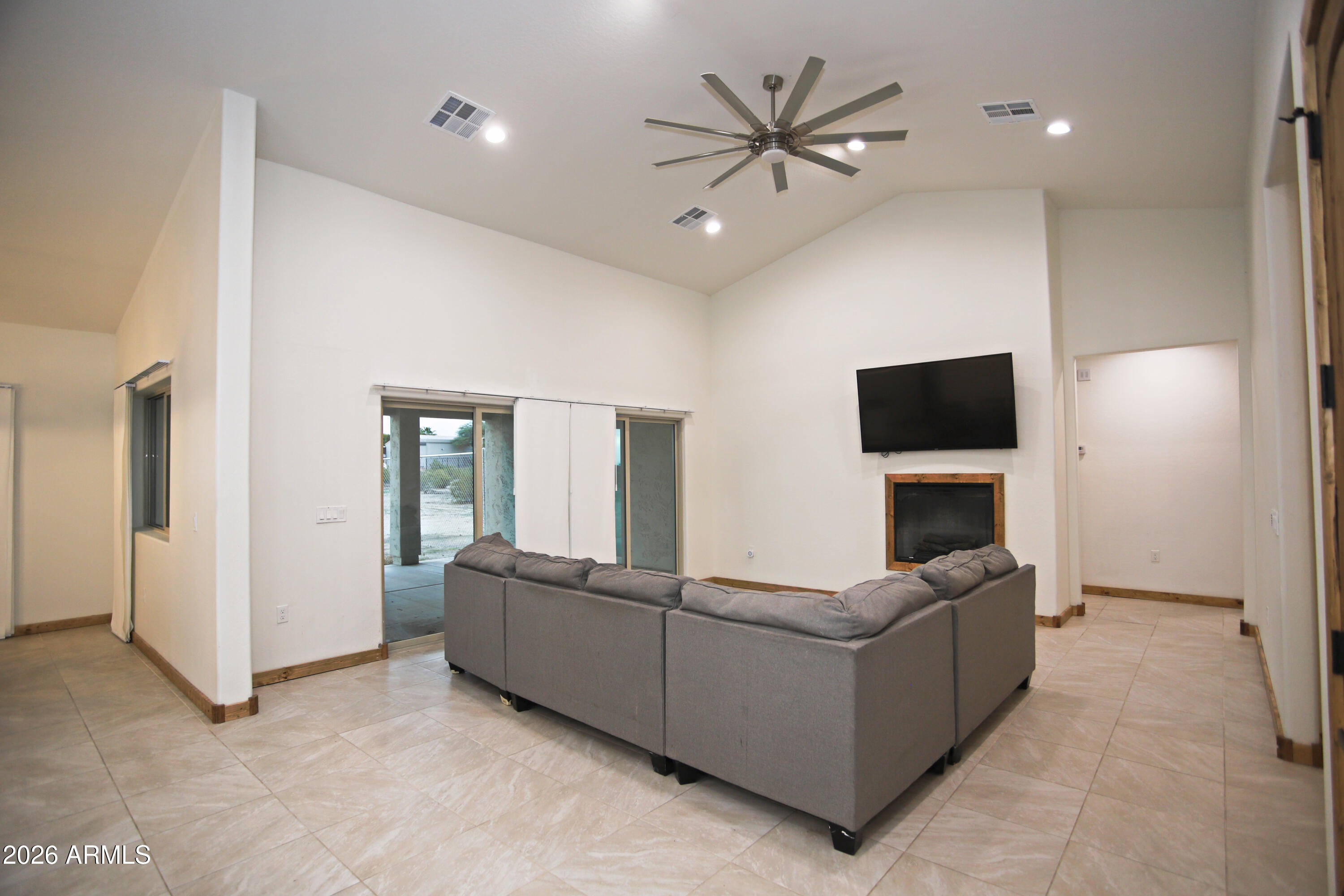 LAS MONTANAS UNIT I - Residential