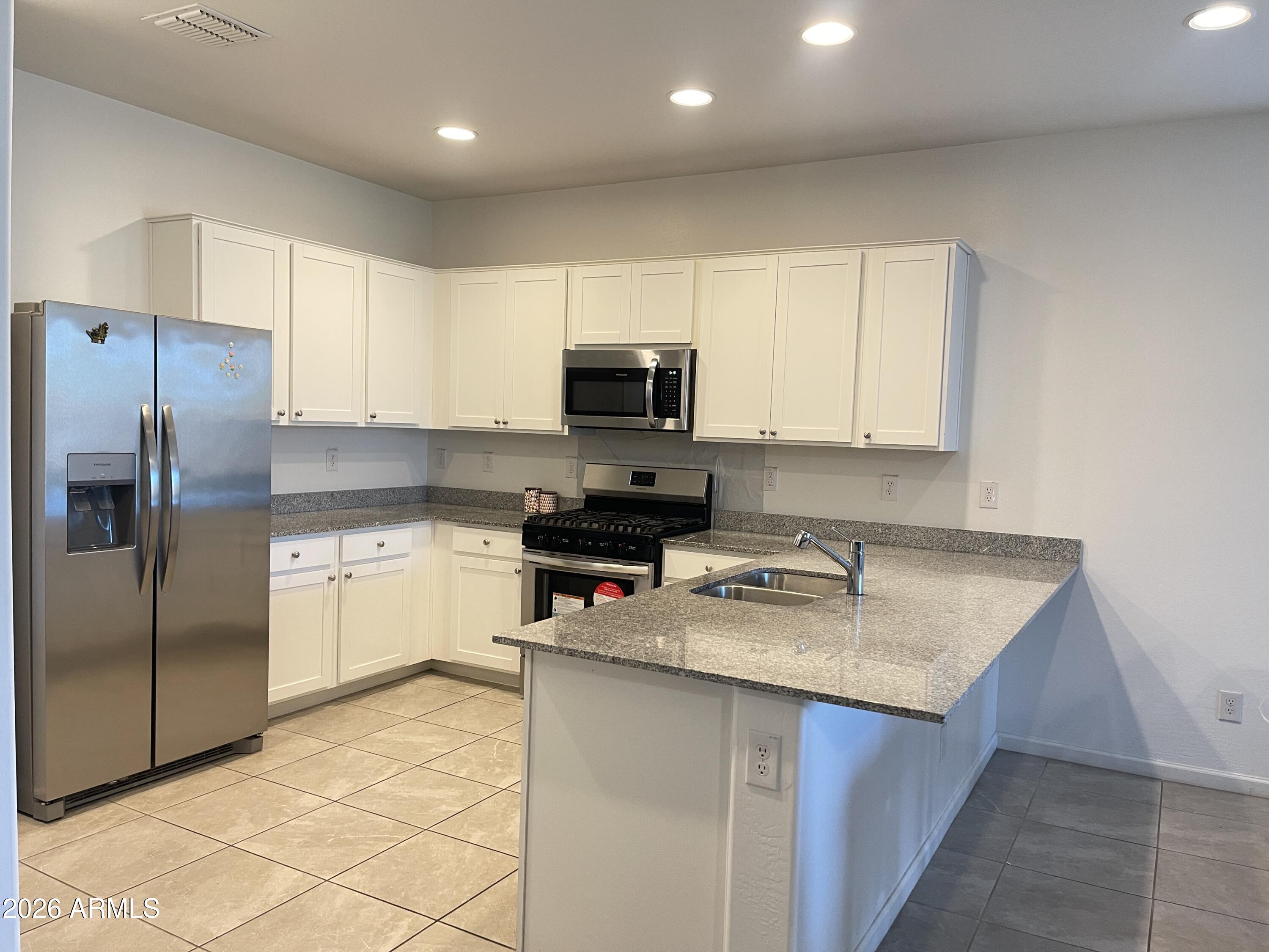 WESTERN ENCLAVE 2 PARCELS 2A AND 2B REPLAT - Residential
