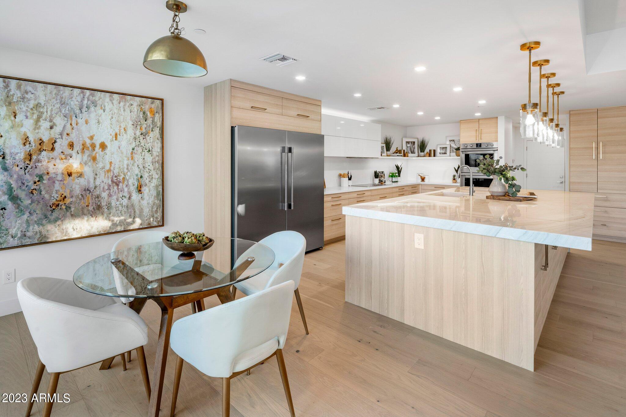 VISTA DEL LAGO - Residential
