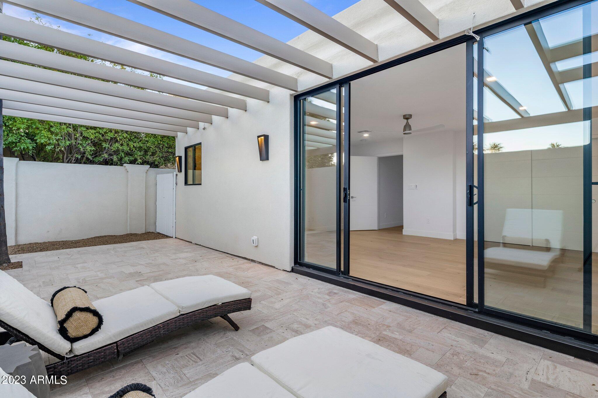 VISTA DEL LAGO - Residential