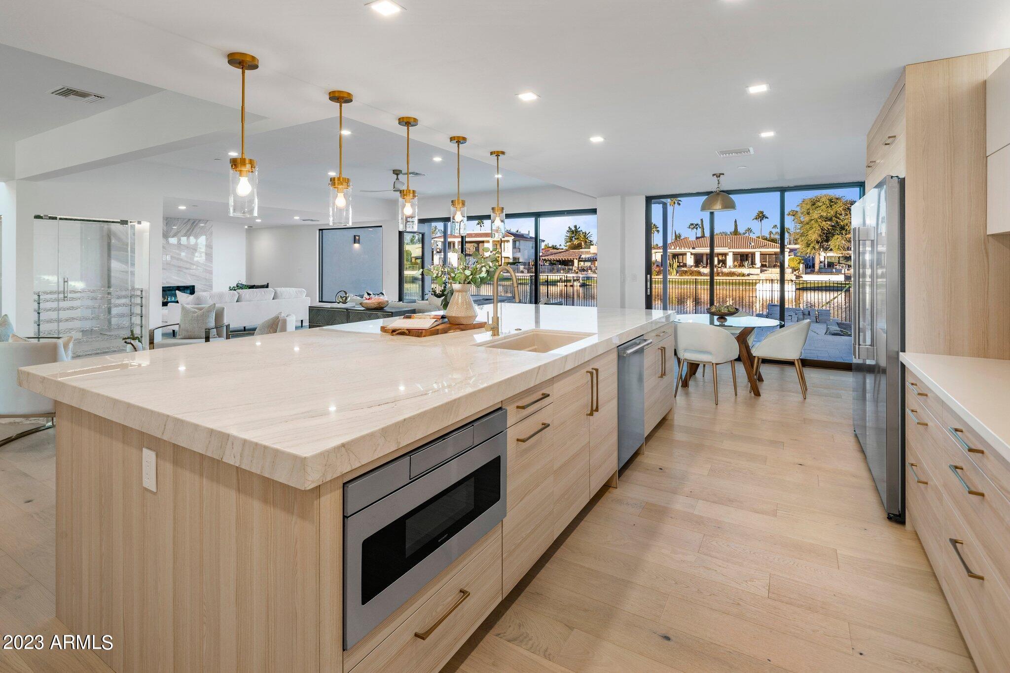 VISTA DEL LAGO - Residential
