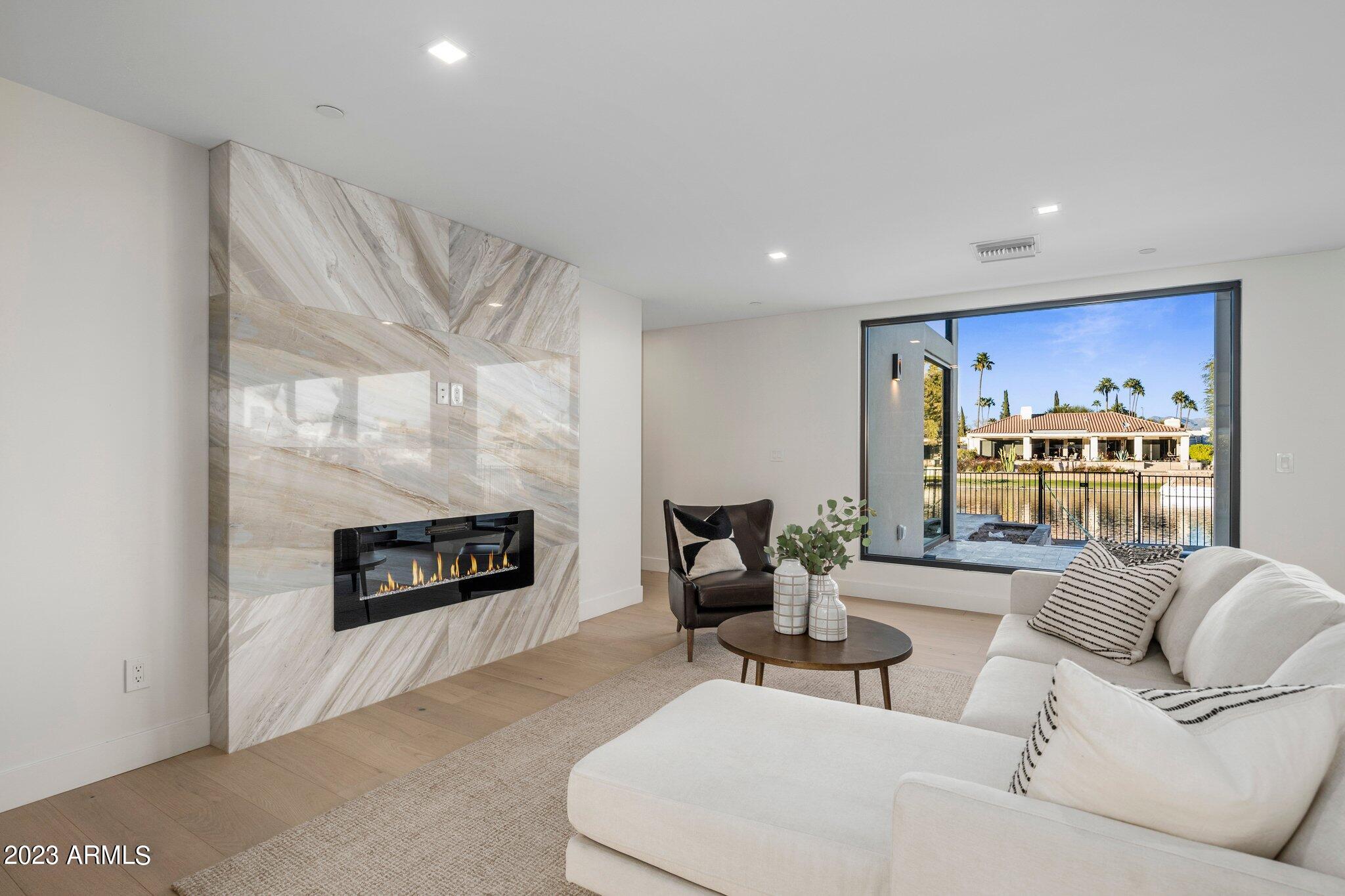 VISTA DEL LAGO - Residential