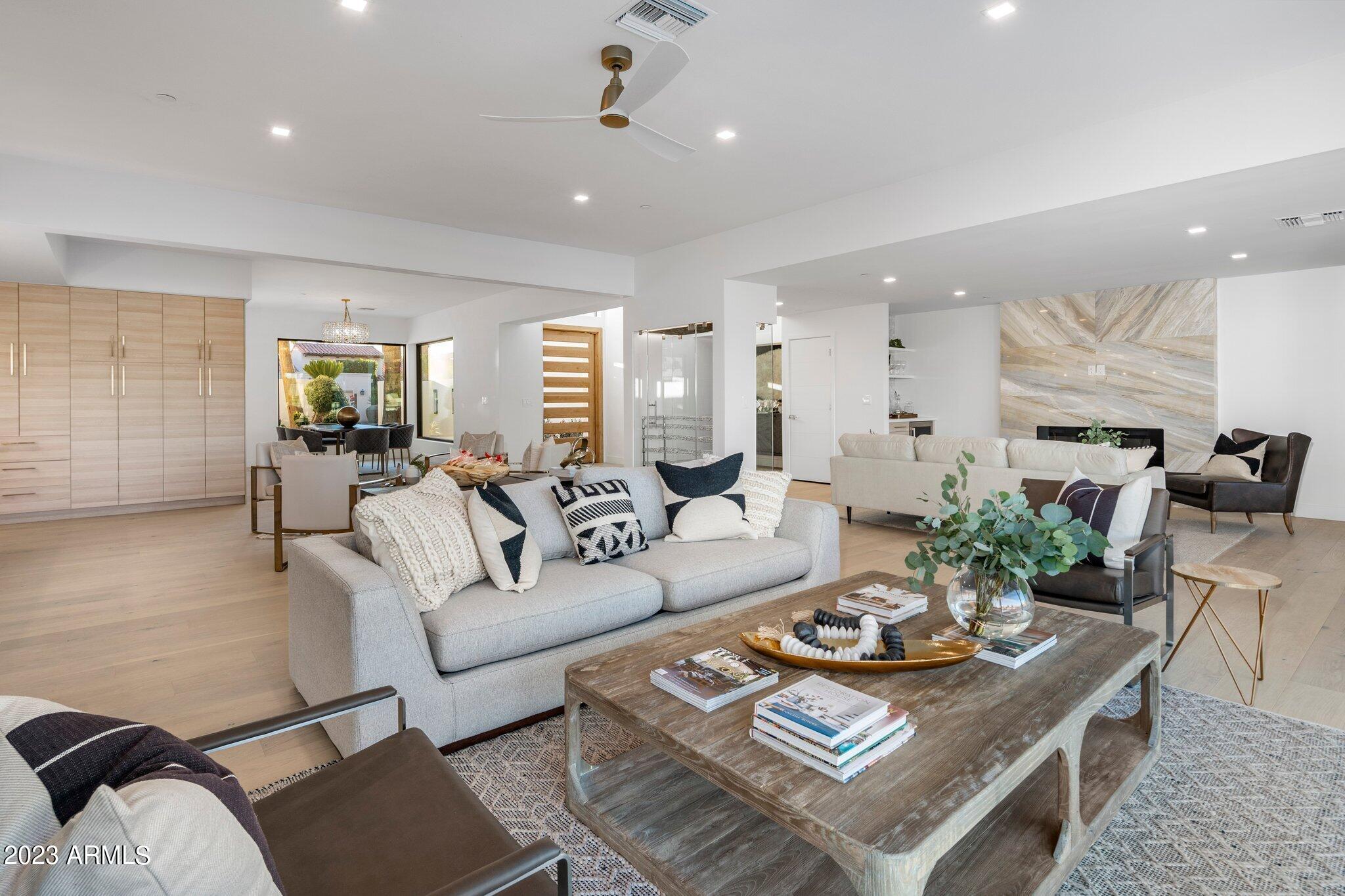 VISTA DEL LAGO - Residential