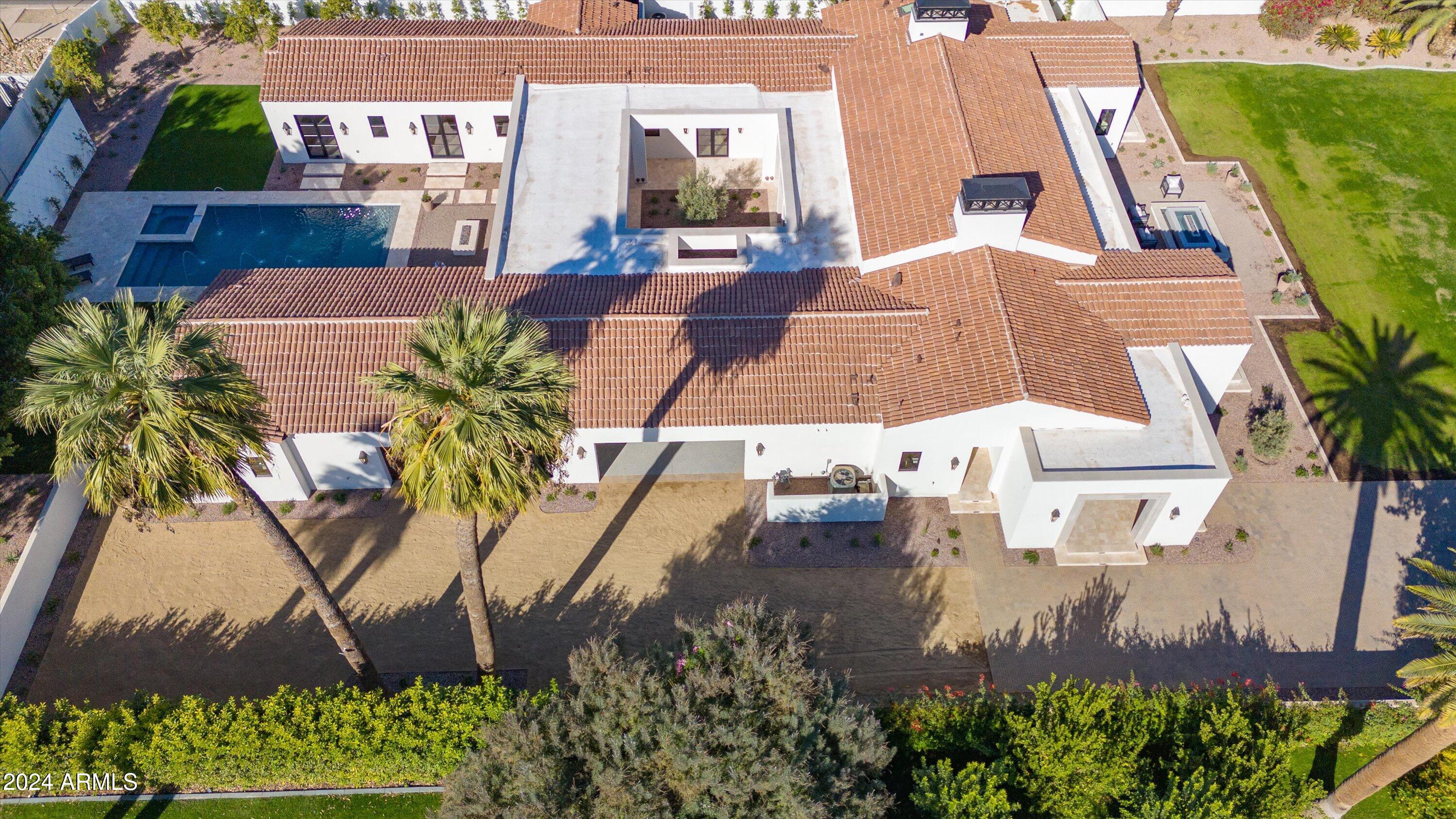 COUNTRY CLUB PLACE - Residential